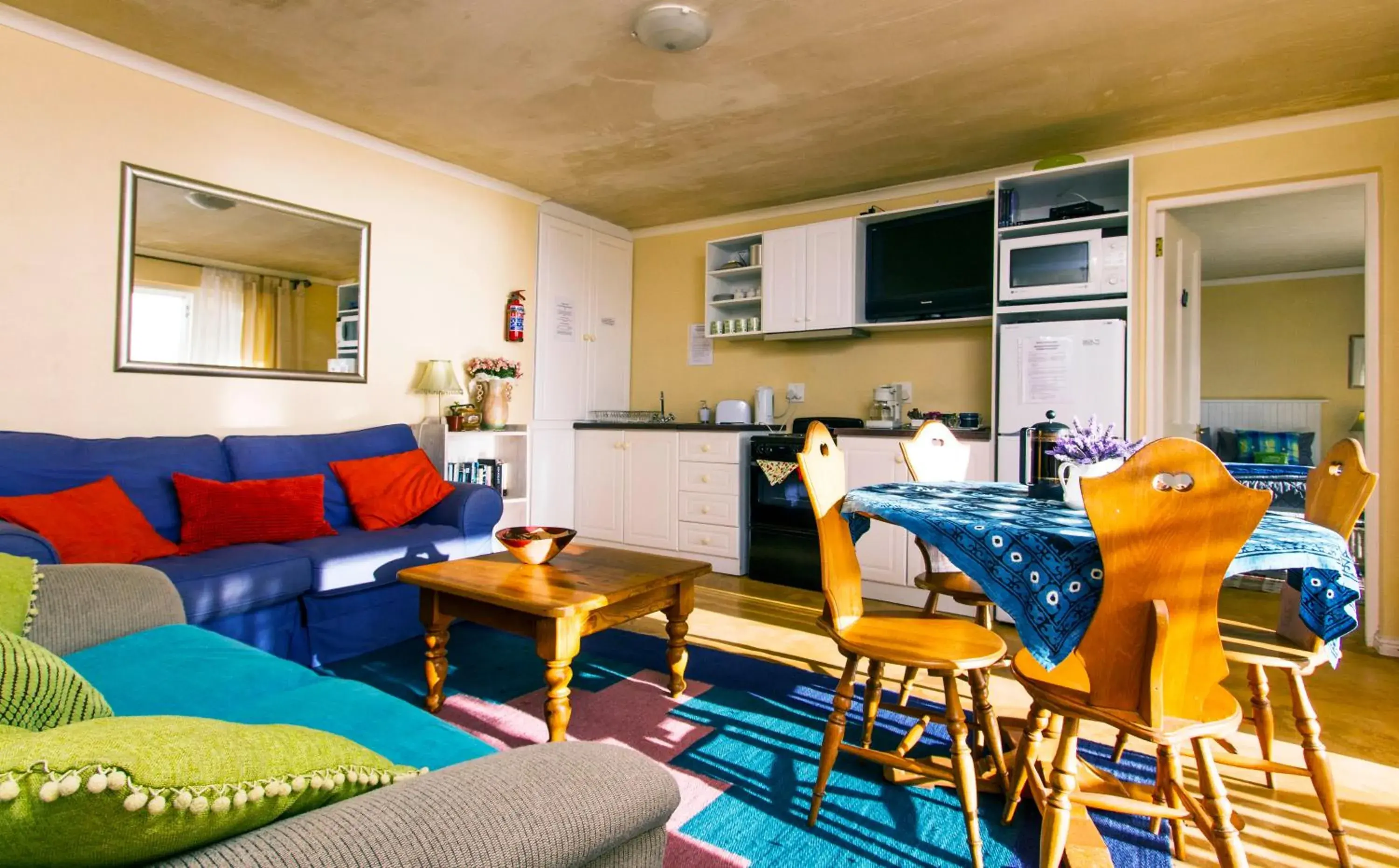 Two-Bedroom Apartment with Sea View in Albatross Guest House Two-Bedroom Apartment with Sea View in Albatross Guest House