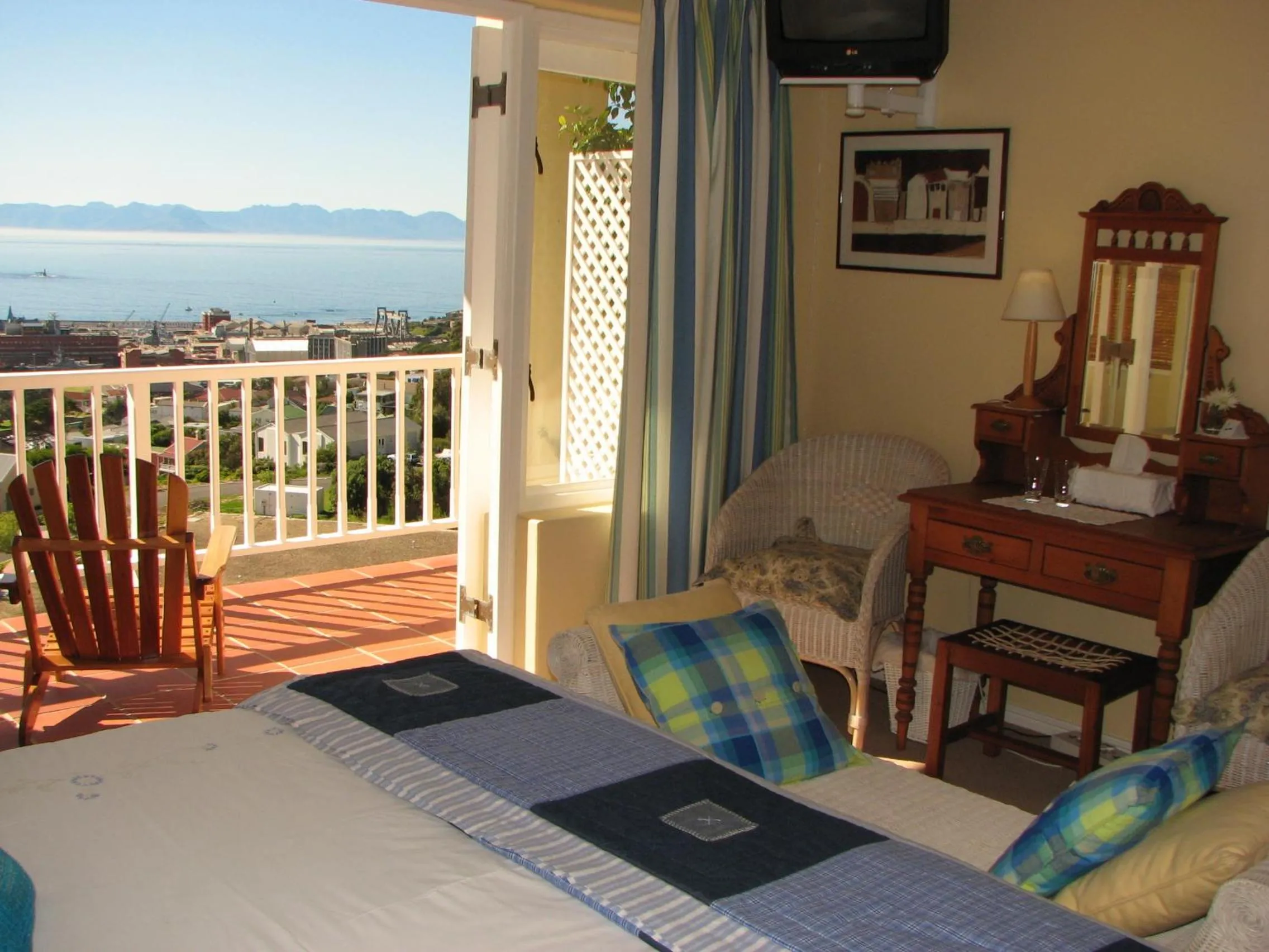 Bed in Albatross Guest House