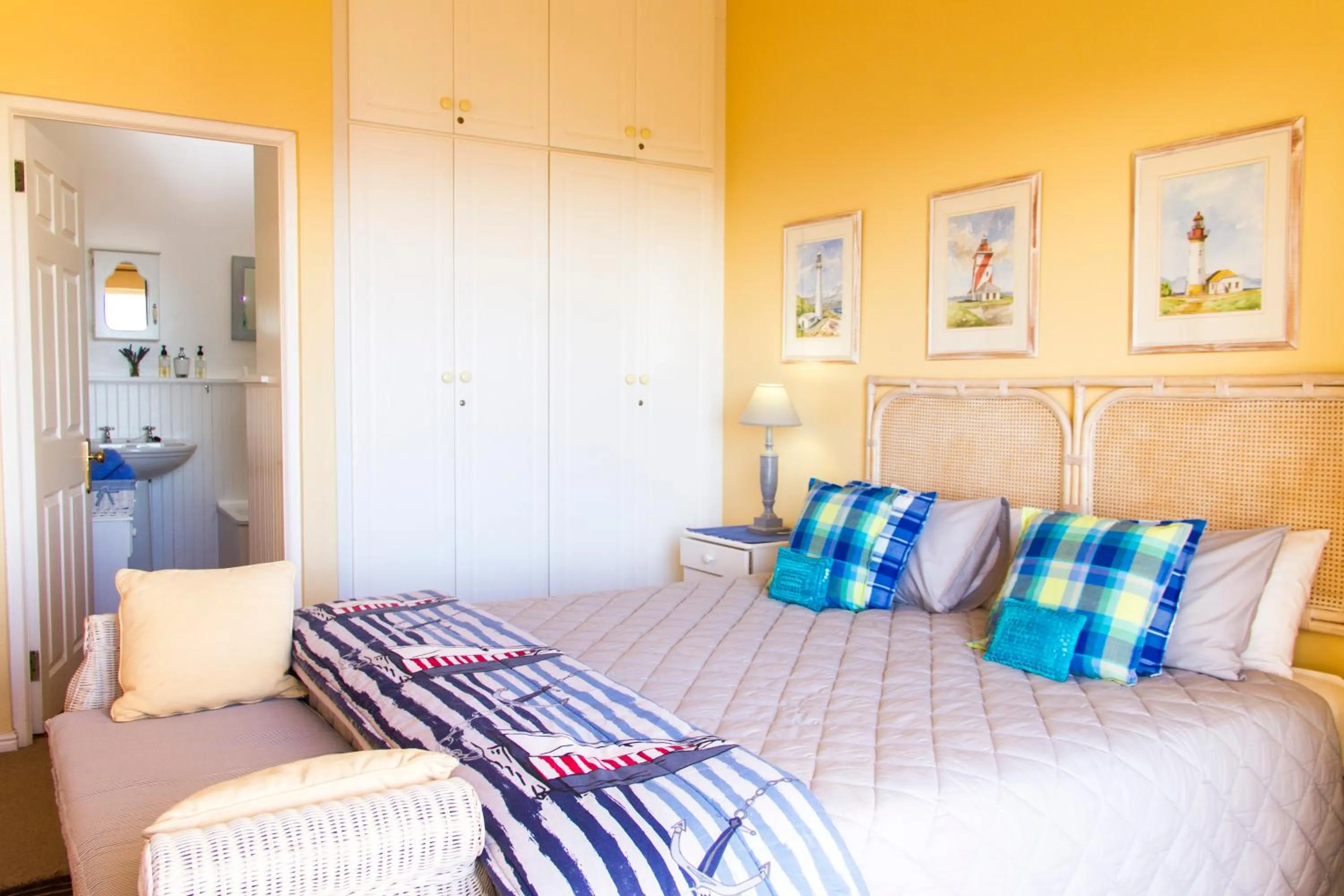 Bed in Albatross Guest House