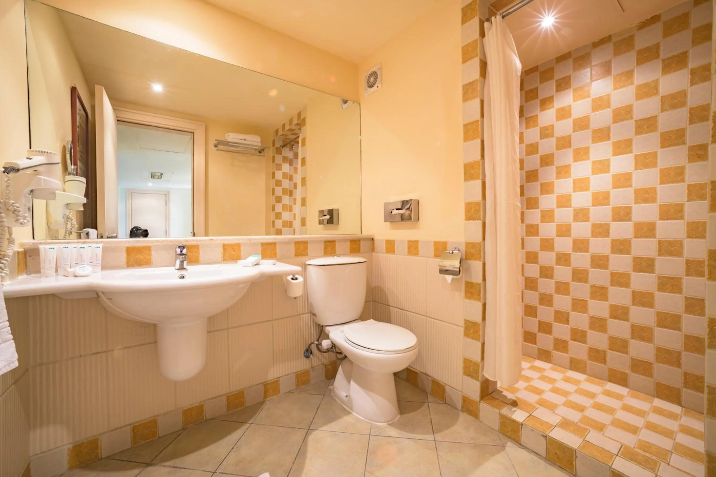 Bathroom in Marina Plaza Hotel, Tala Bay