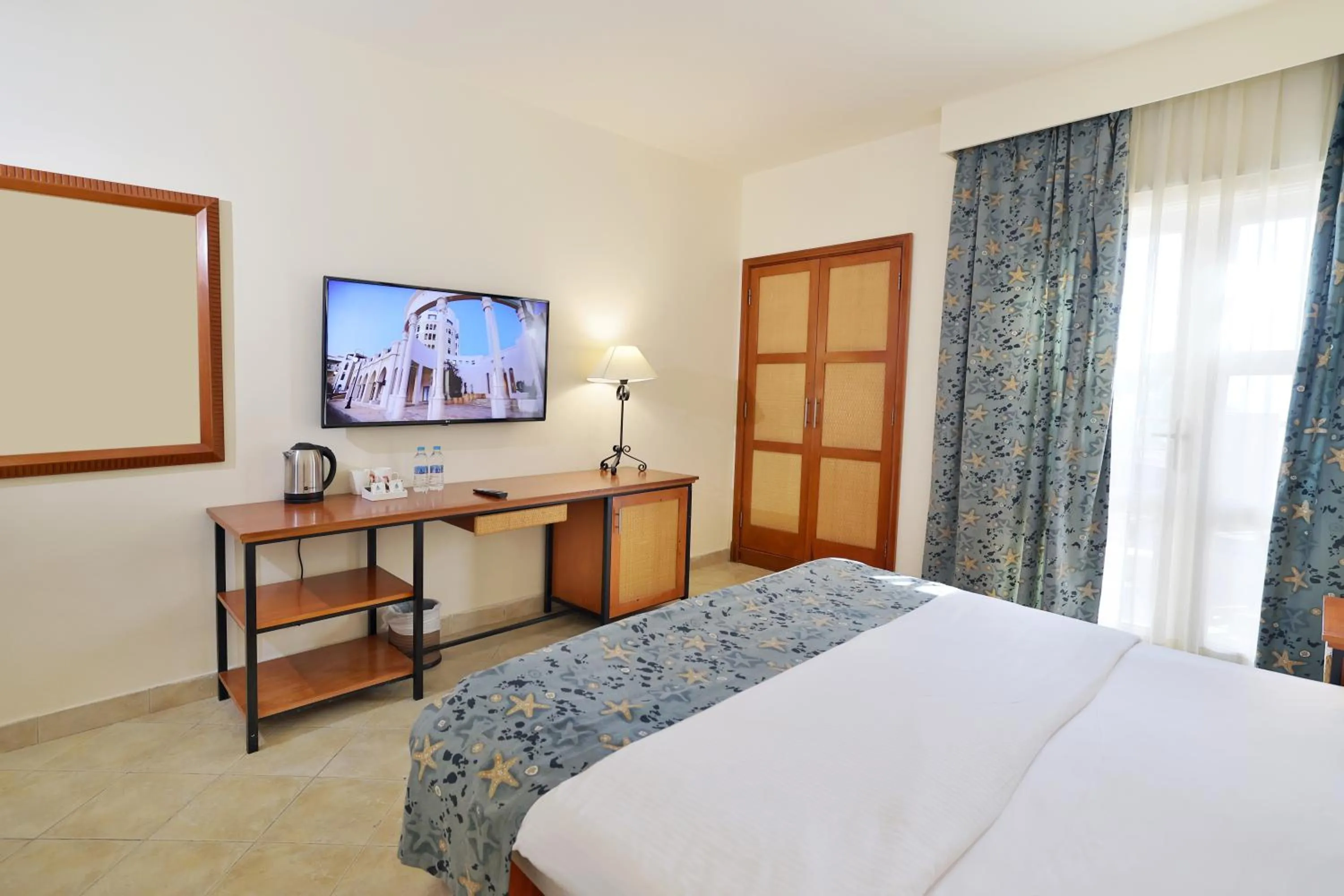 Bed in Marina Plaza Hotel, Tala Bay