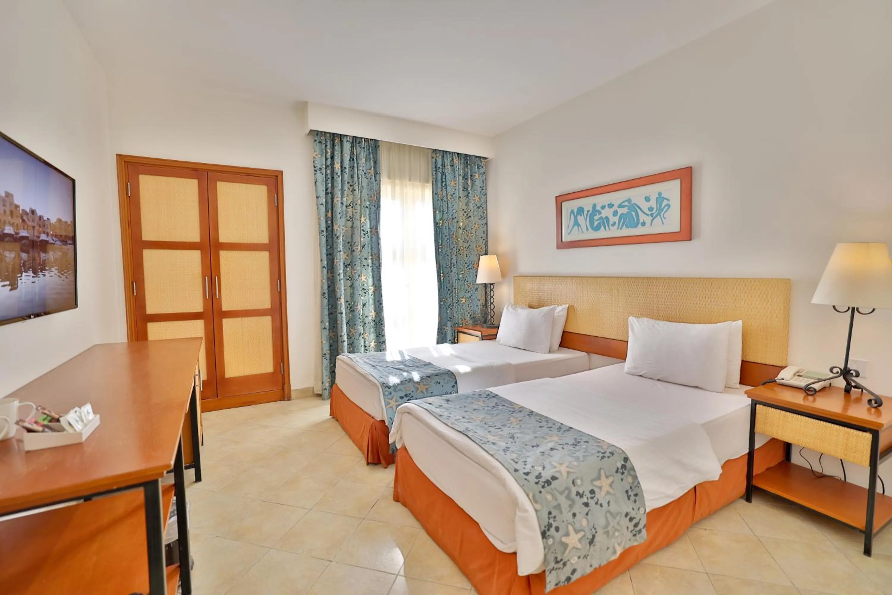 Bed in Marina Plaza Hotel, Tala Bay