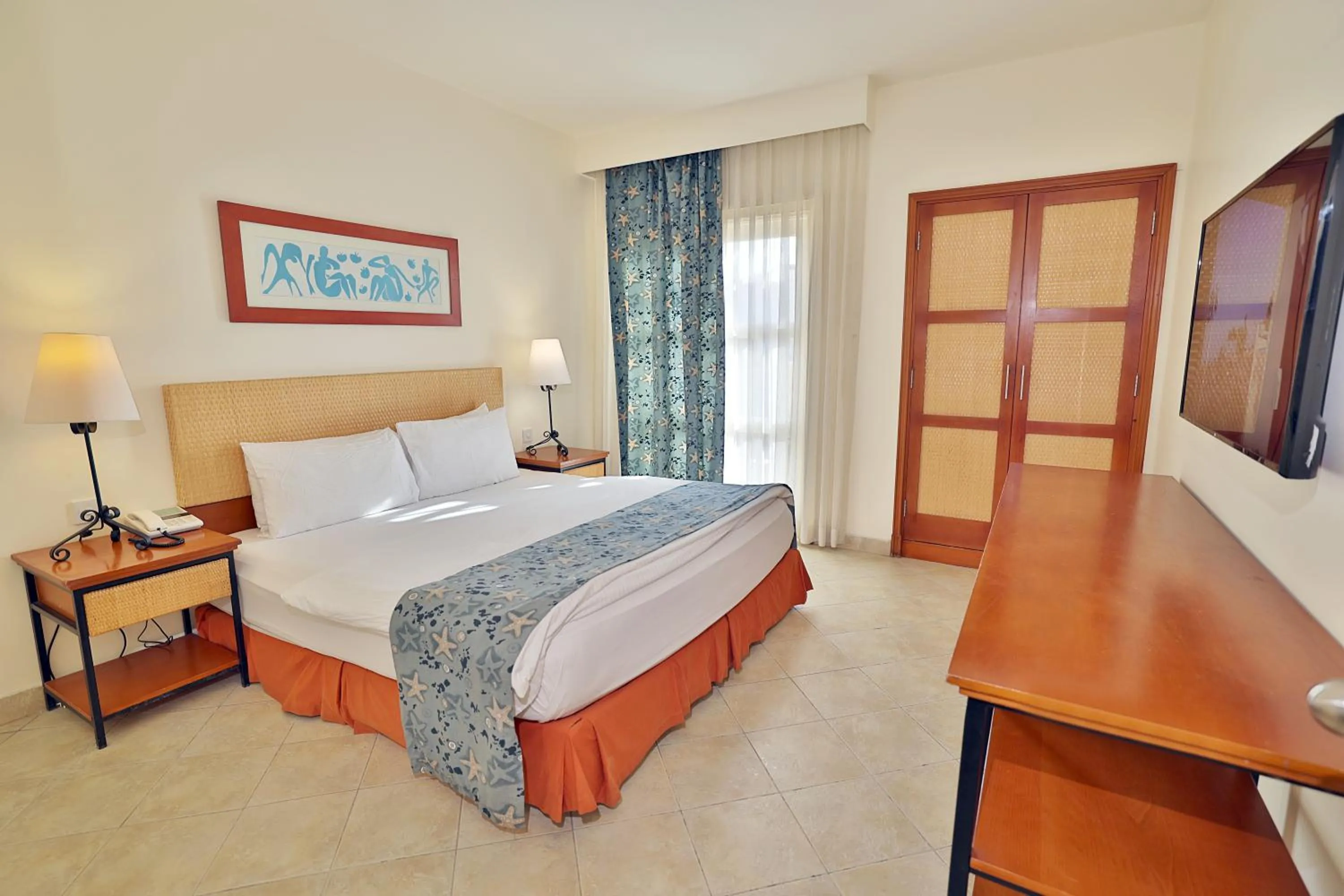 Bed in Marina Plaza Hotel, Tala Bay