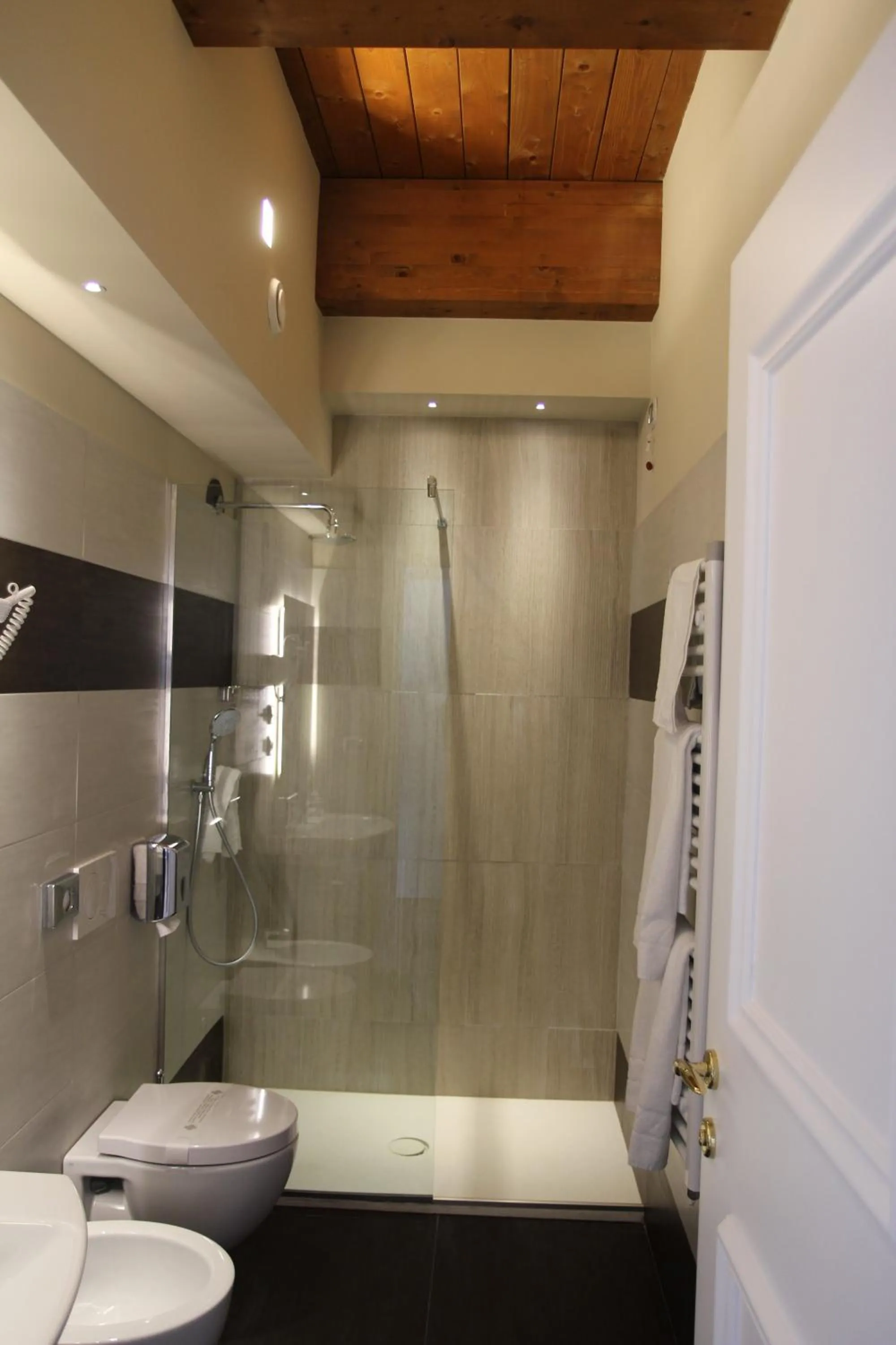 Bathroom in Suites & Apartments Liola'