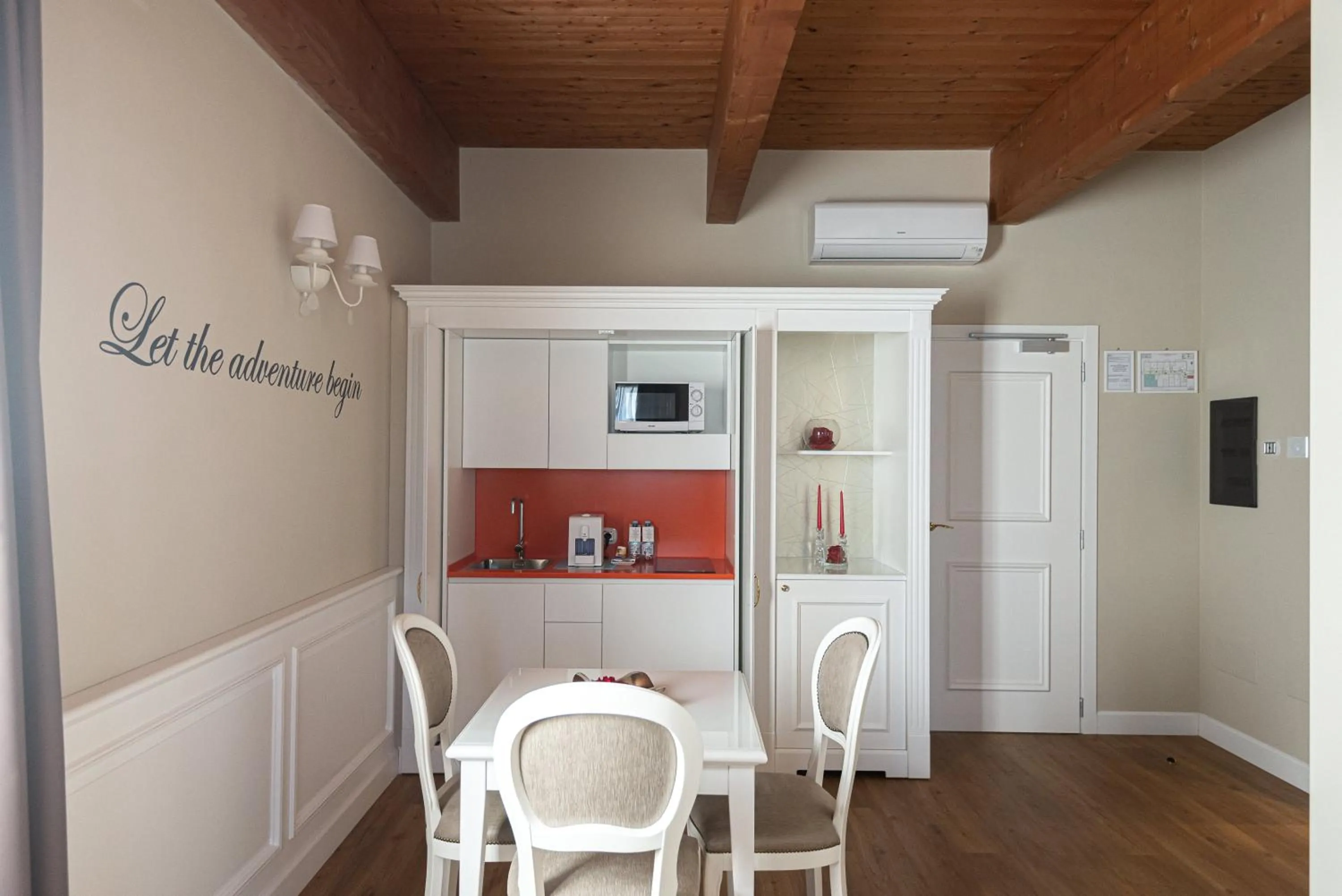 Kitchen or kitchenette in Suites & Apartments Liola'