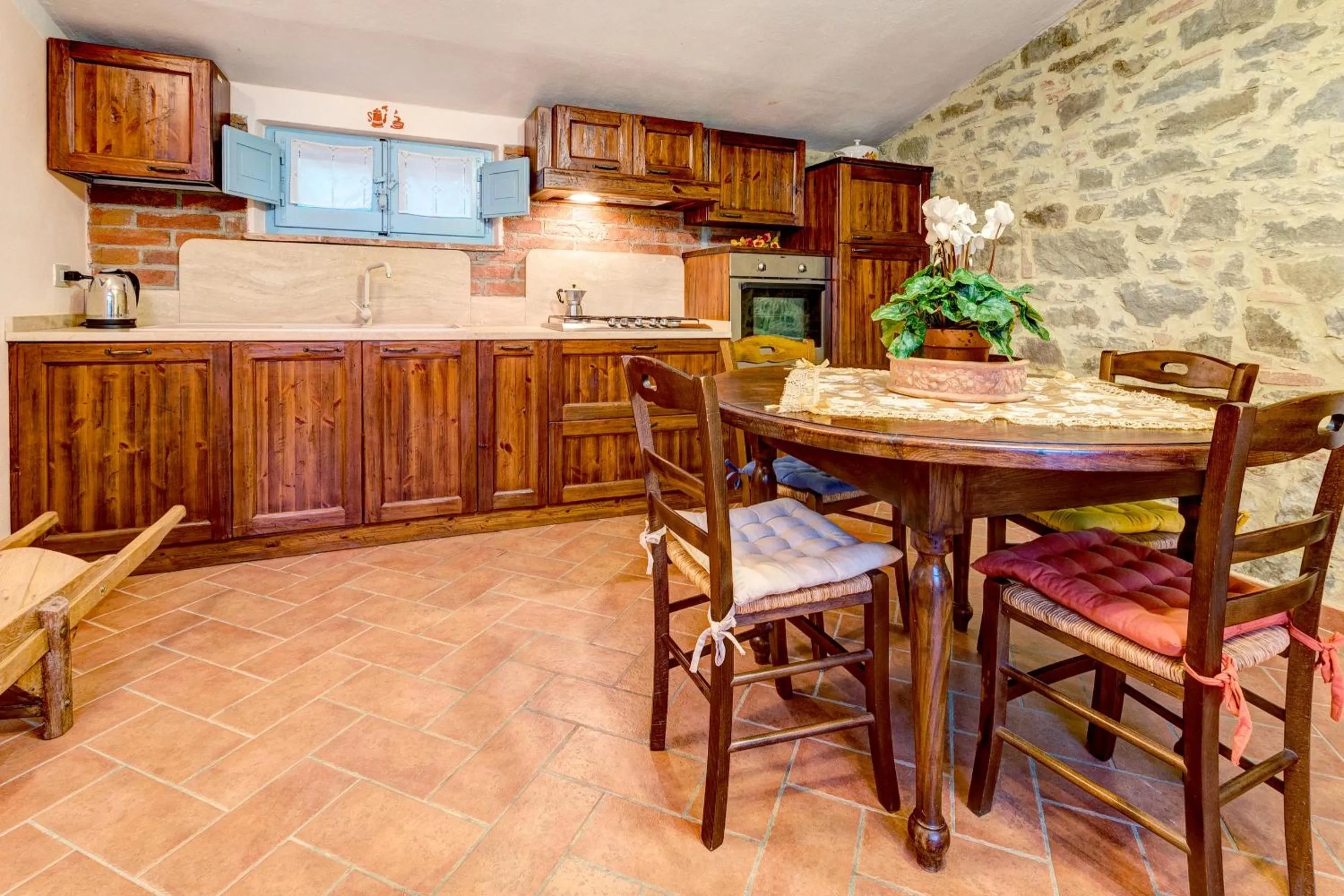 Communal kitchen in Fattoria Le Giare Agriturismo
