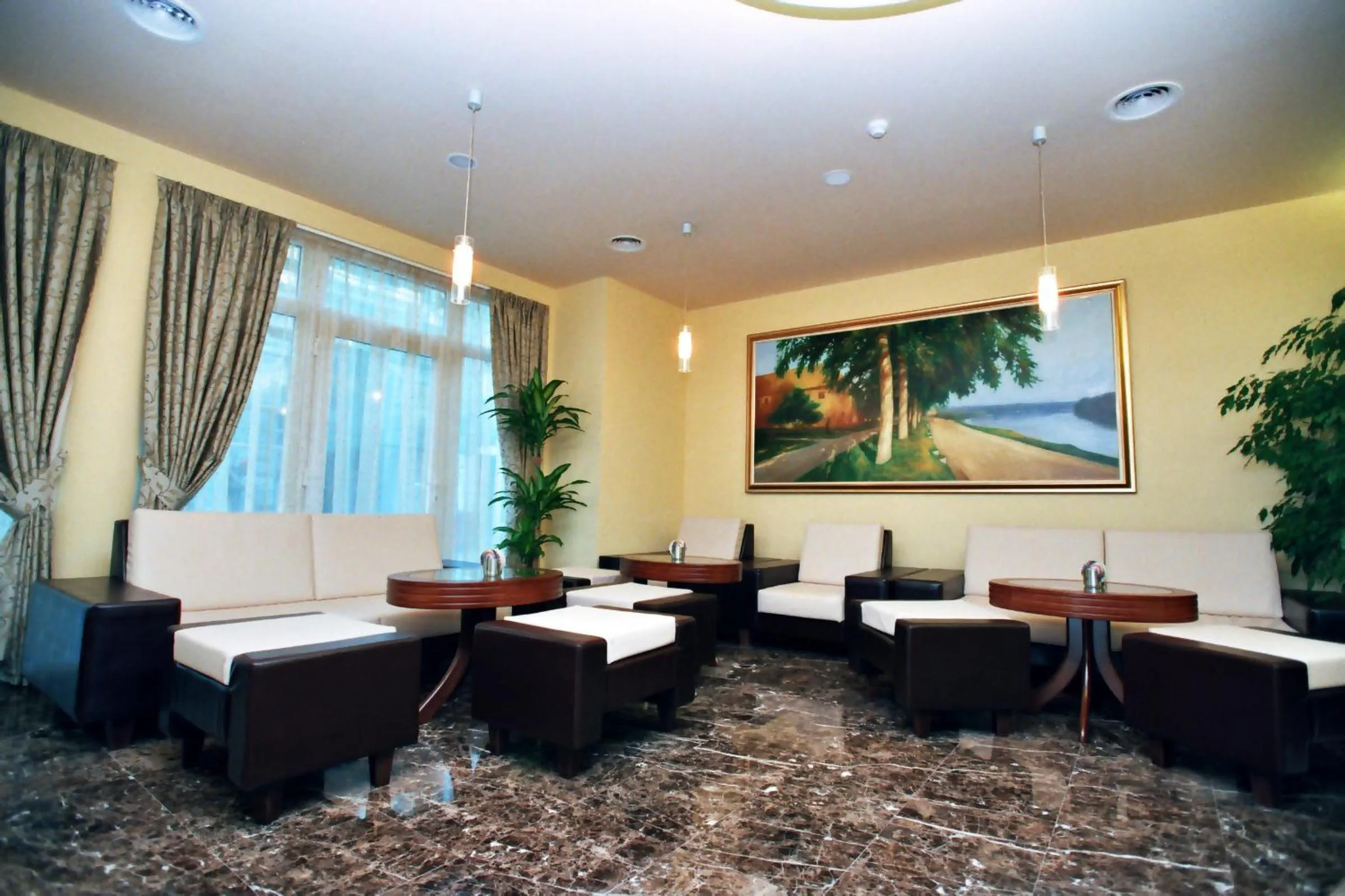 Restaurant/places to eat in Hotel Savus