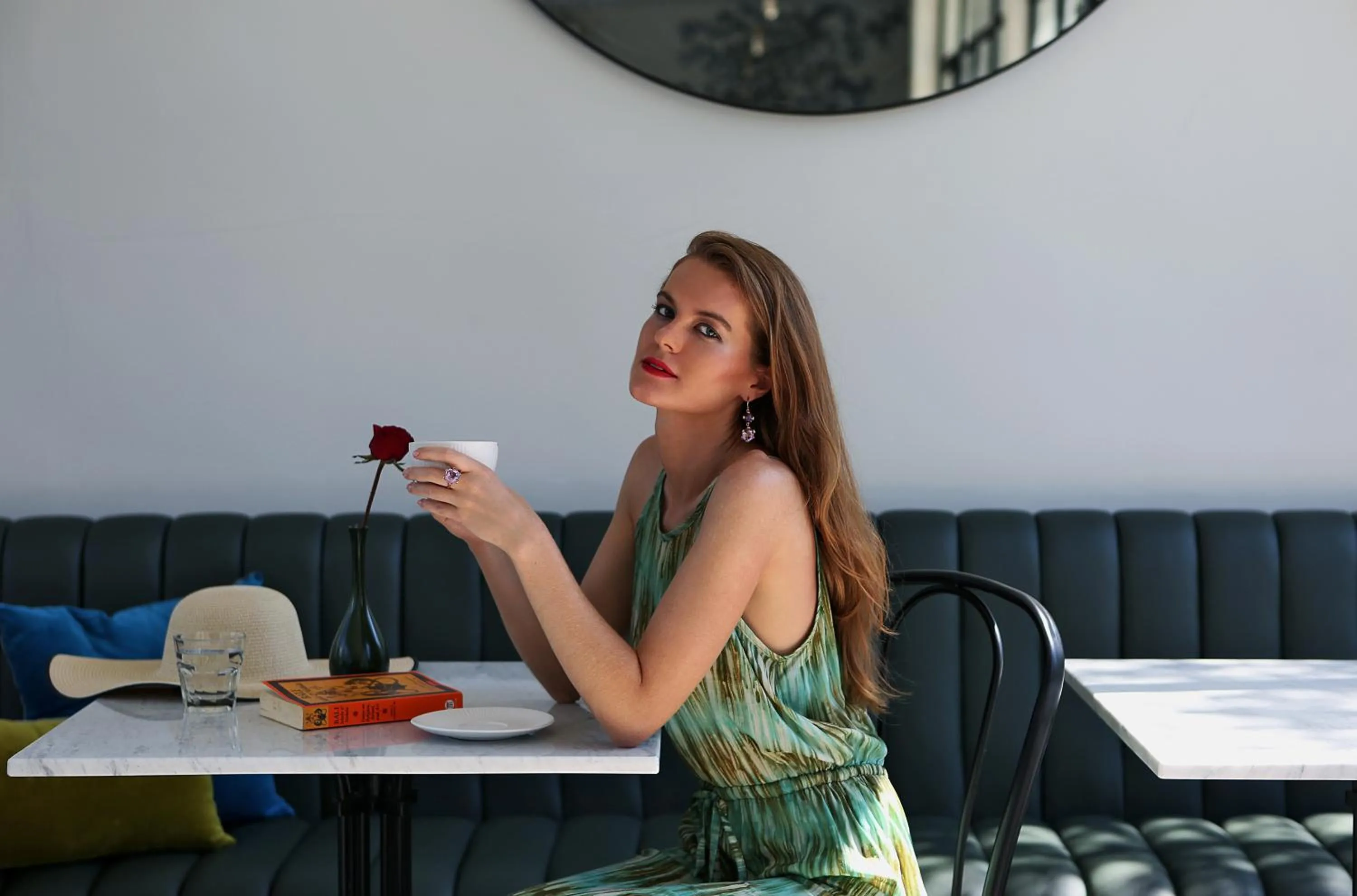 Lovinalife Room & Cafe