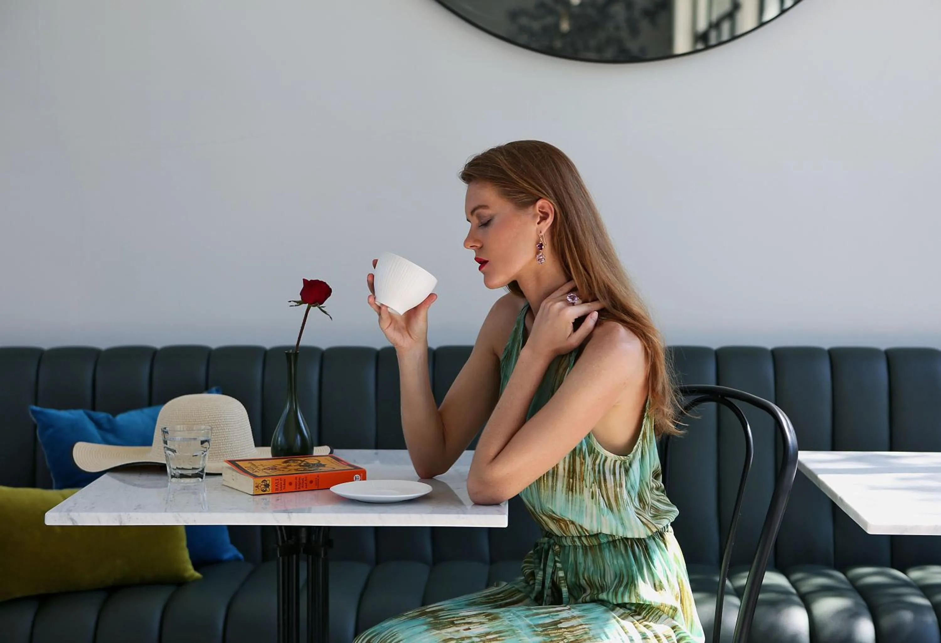 Lovinalife Room & Cafe