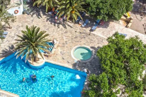 Swimming pool in Neos Ikaros