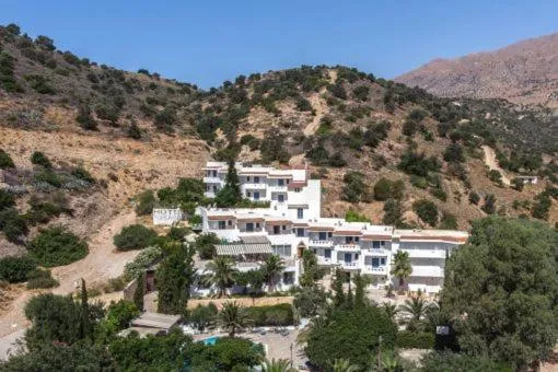 Property building in Neos Ikaros