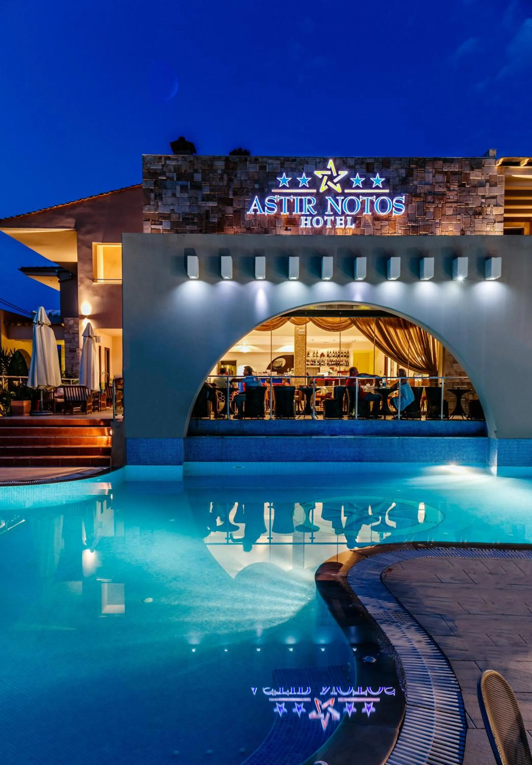 Swimming pool in Astir Notos