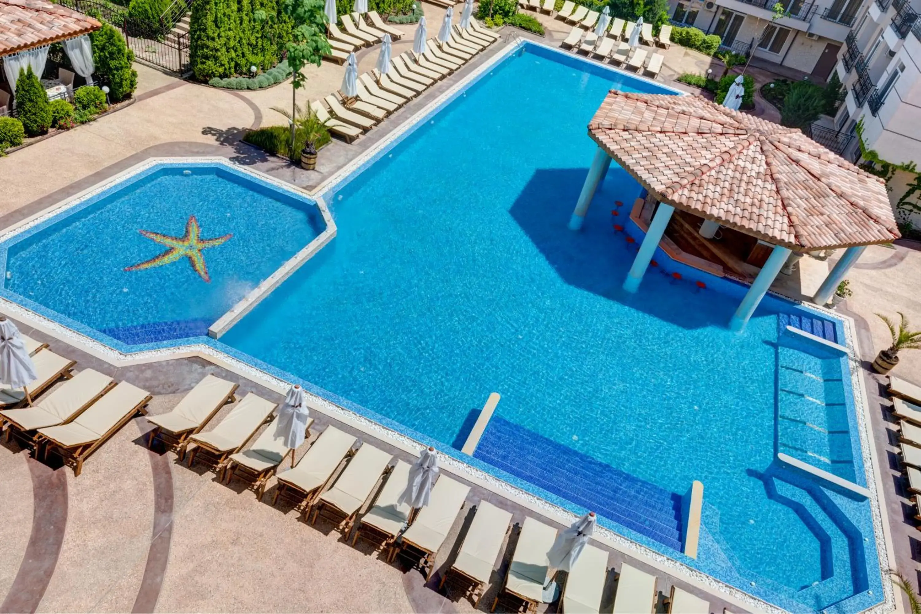 Swimming pool in Dawn Park Complex Swimming pool in Dawn Park Complex