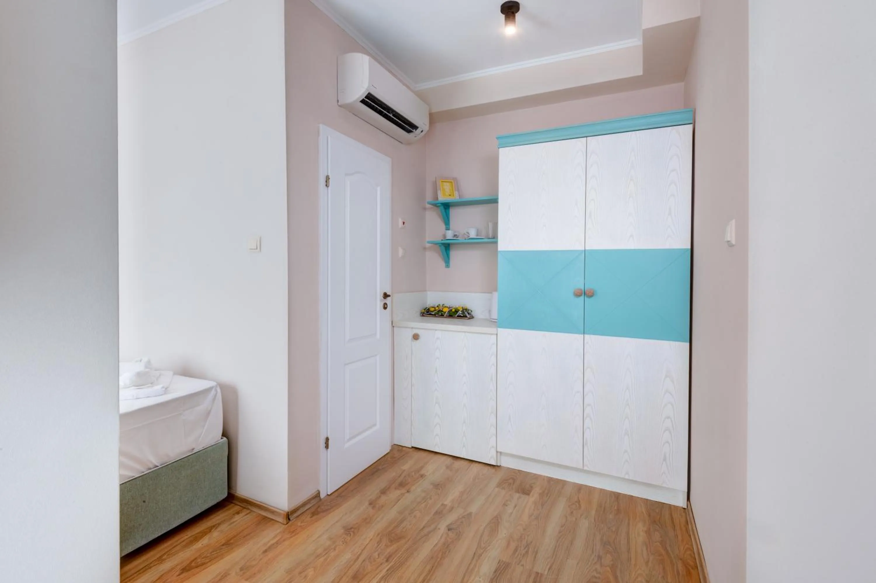 Area and facilities in Dawn Park Complex