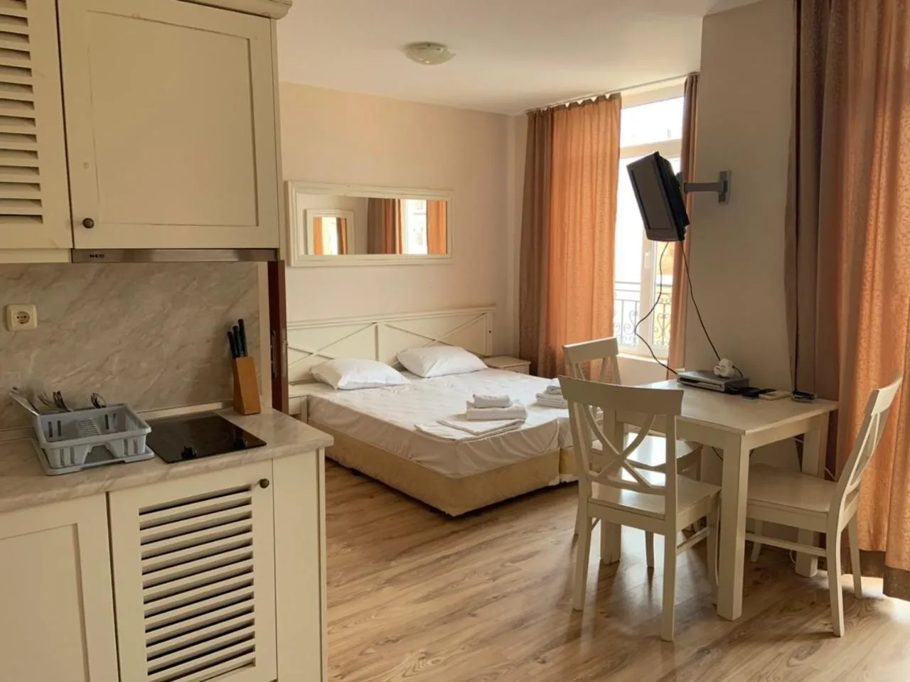 Bed in Dawn Park Complex