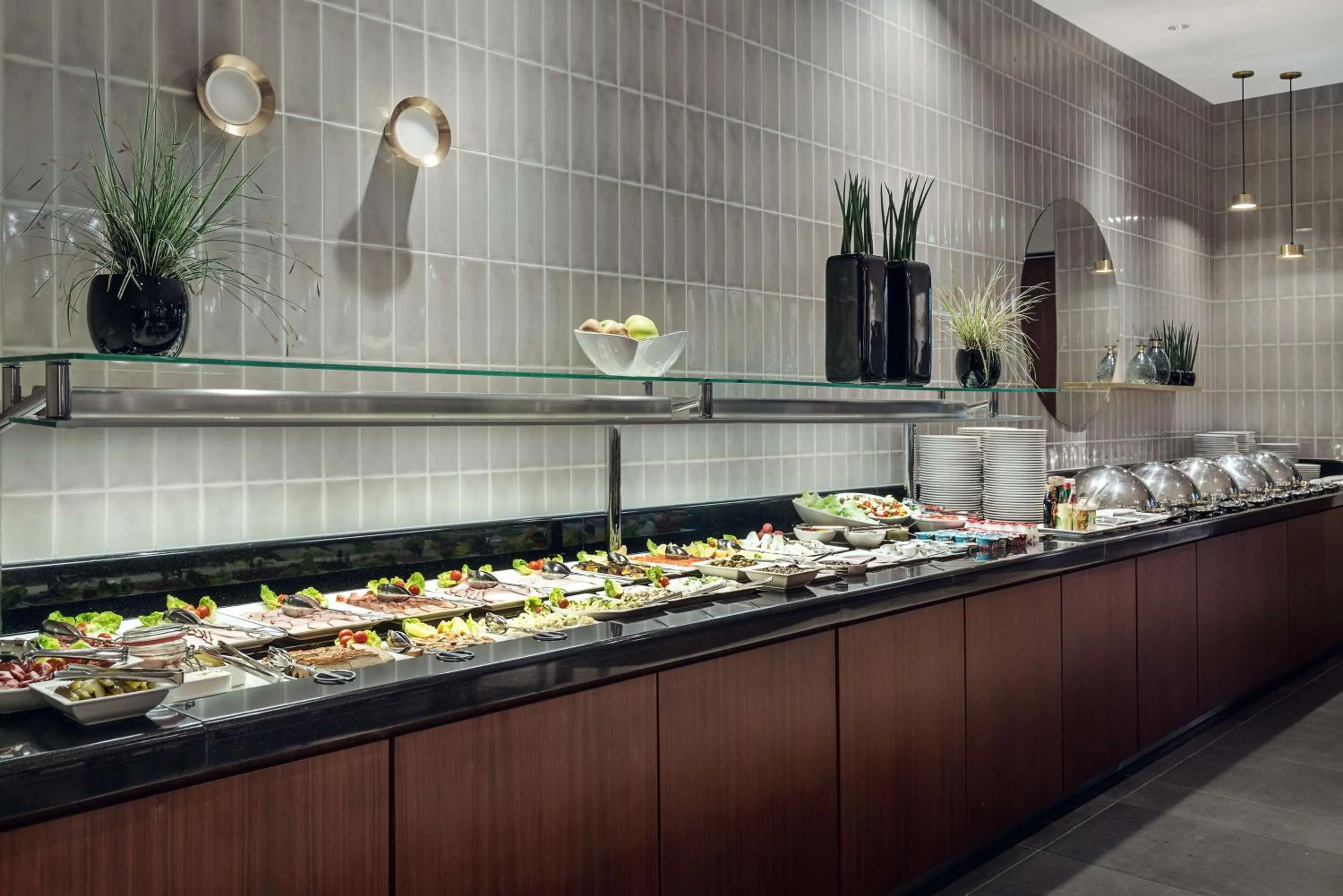 Restaurant/places to eat in Hilton Gdansk