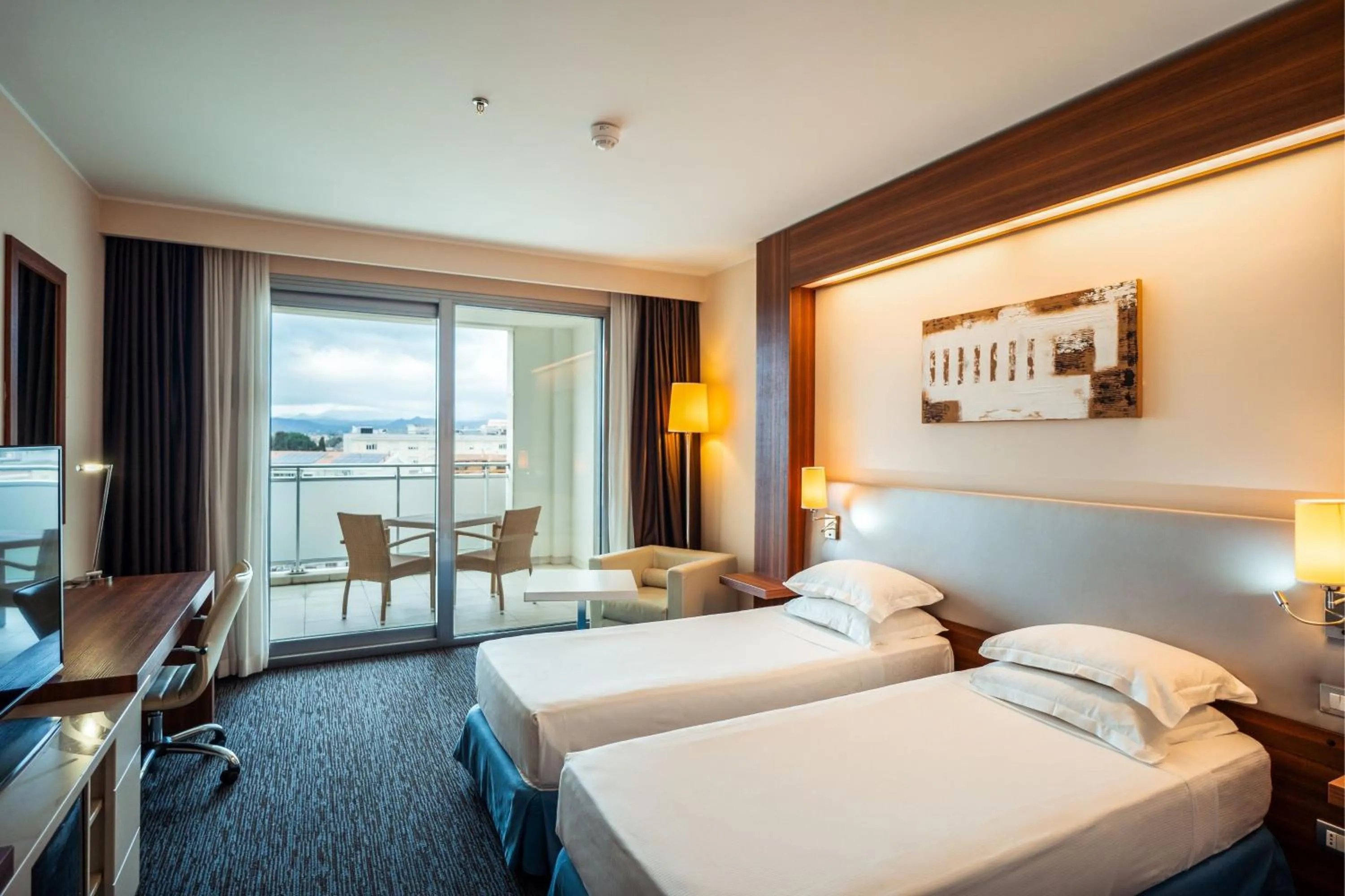 Photo of the whole room, Bed in DoubleTree By Hilton Olbia