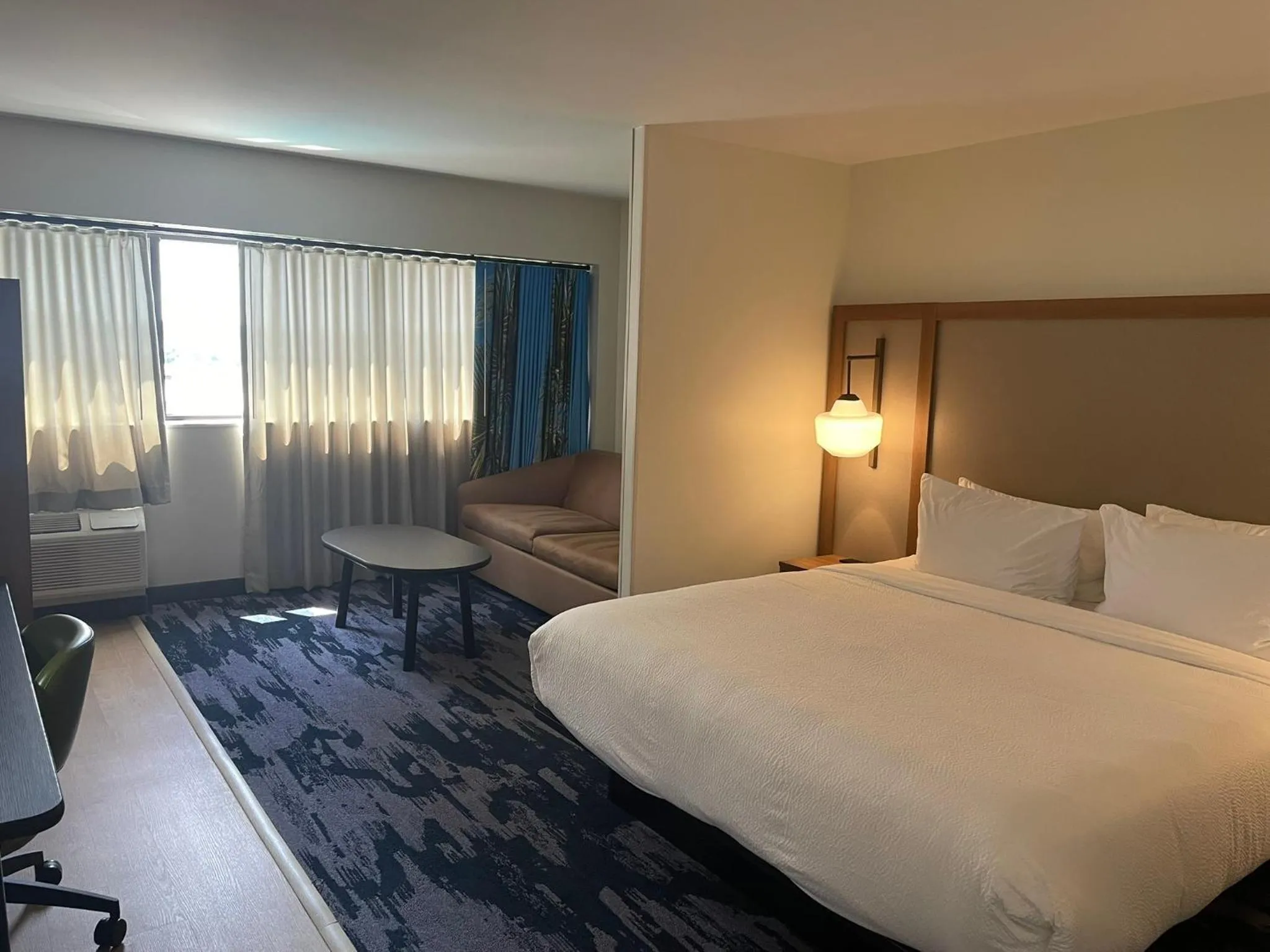 Bed in Fairfield by Marriott Inn & Suites Charleston Downtown