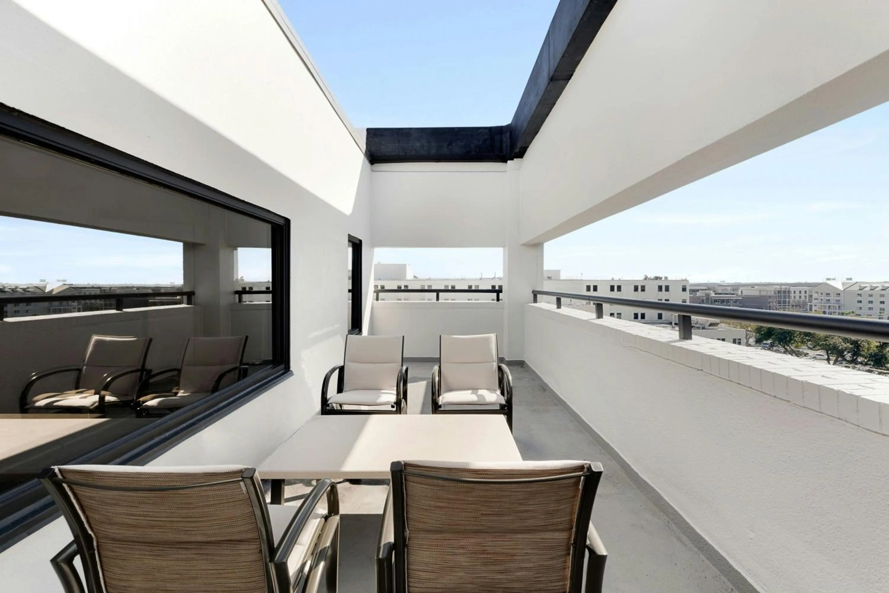 Photo of the whole room in Fairfield by Marriott Inn & Suites Charleston Downtown