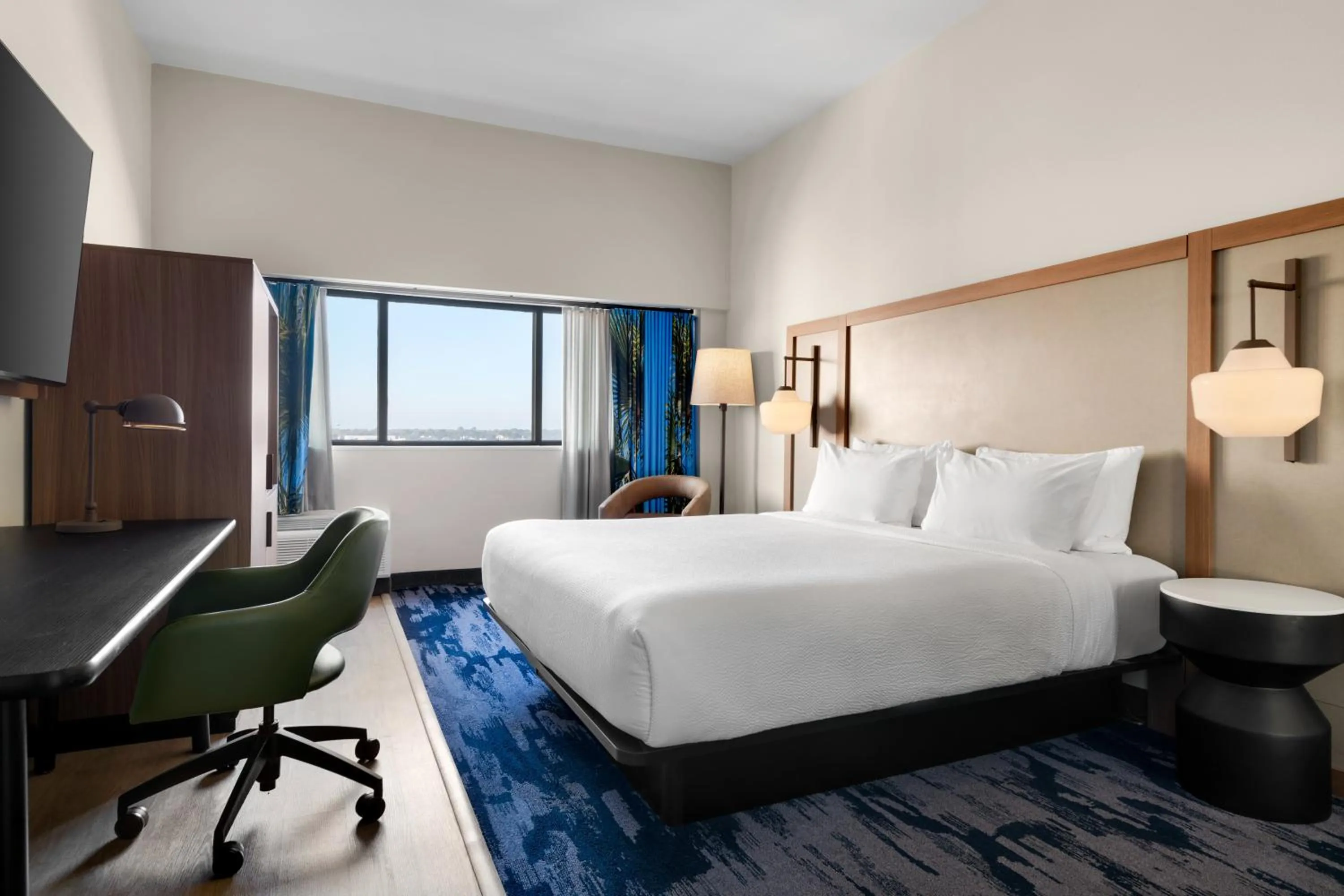 Bedroom, Bed in Fairfield by Marriott Inn & Suites Charleston Downtown