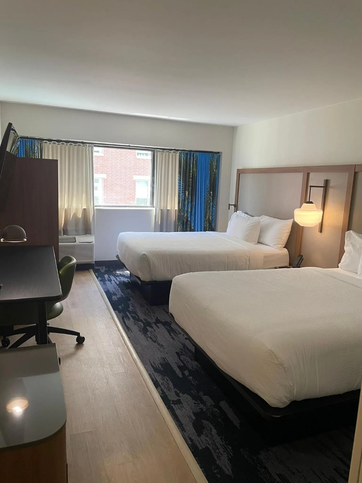 Bed in Fairfield by Marriott Inn & Suites Charleston Downtown