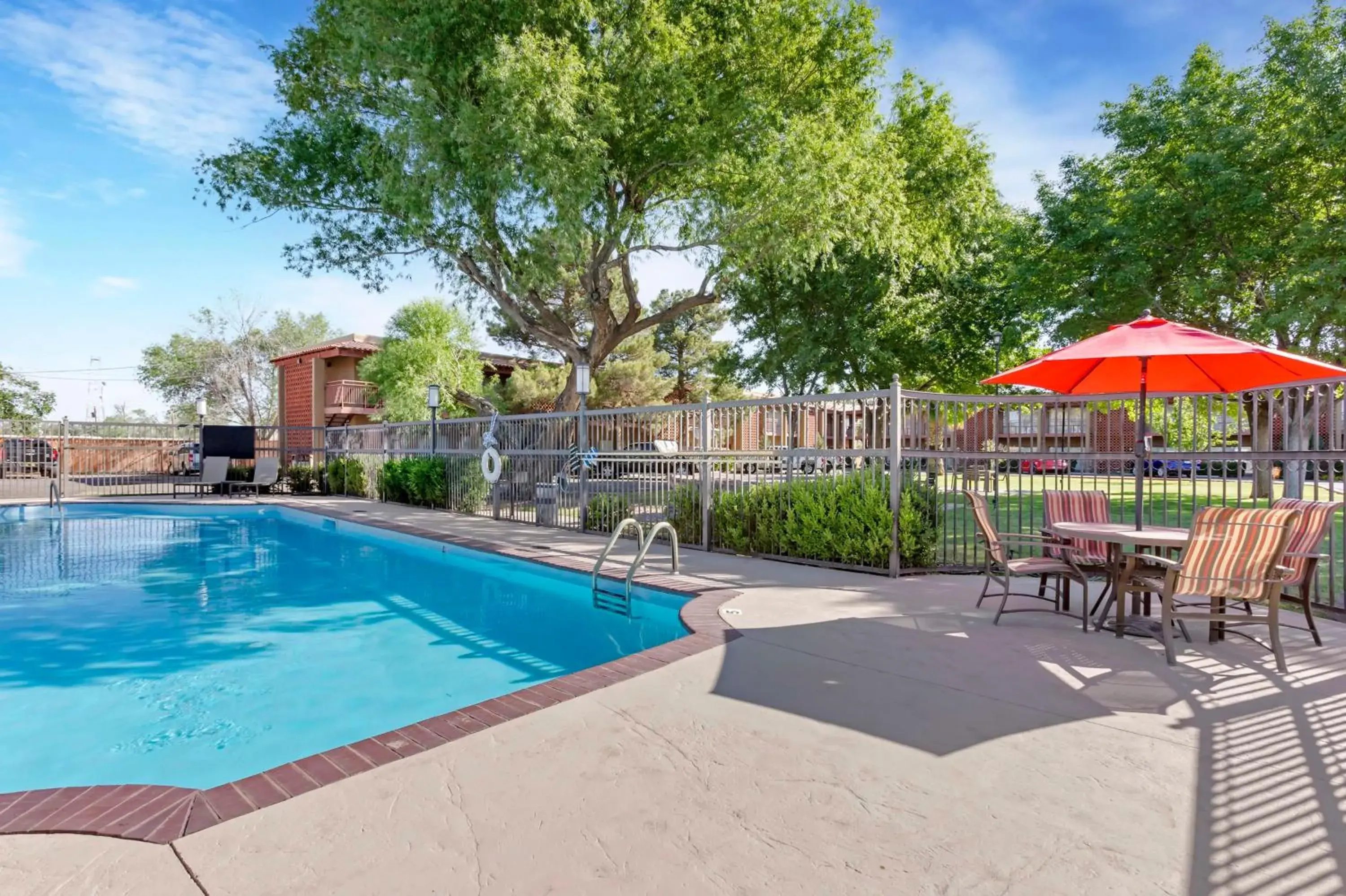 Pool view in Best Western Mission Inn Pool view in Best Western Mission Inn