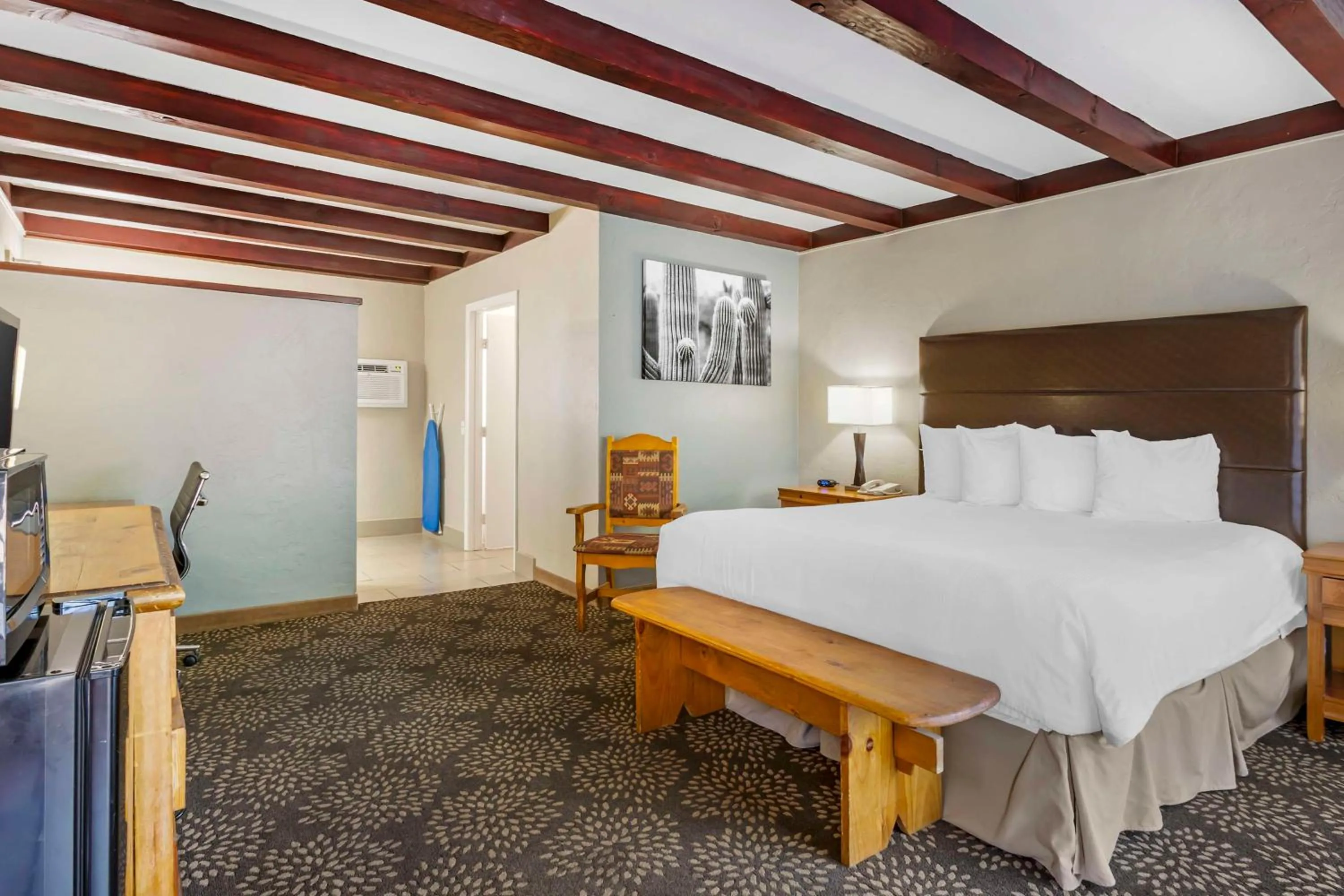 Bedroom, Bed in Best Western Mission Inn