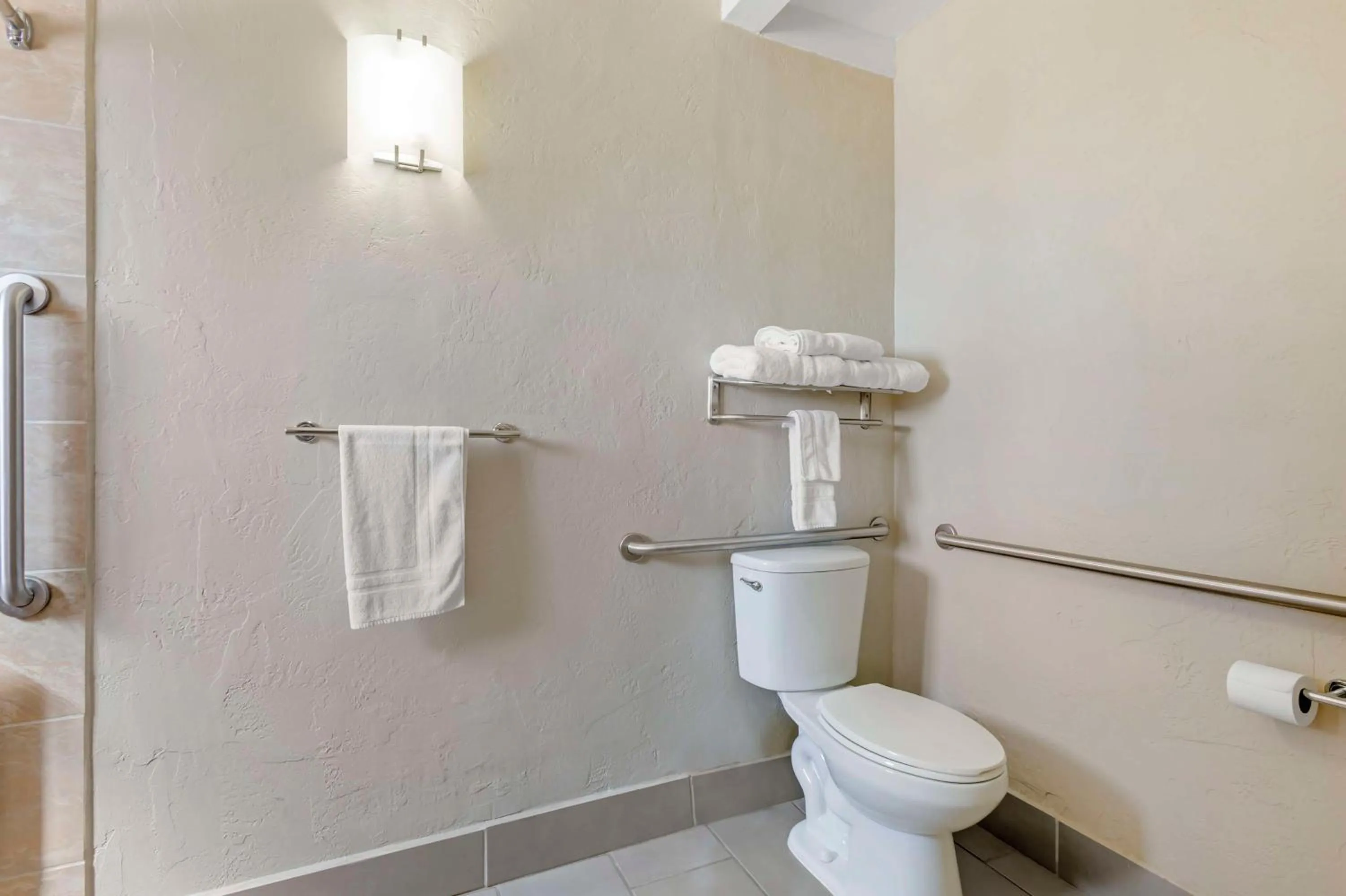 Bathroom in Best Western Mission Inn