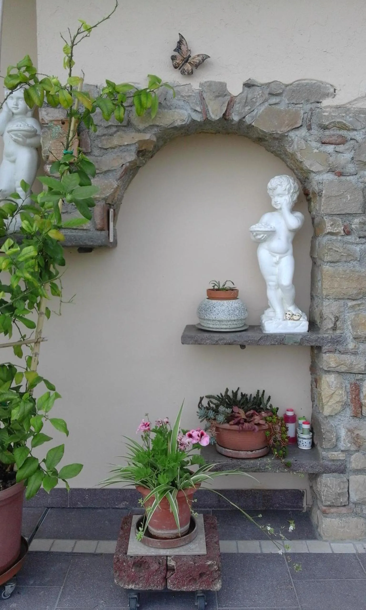 Decorative detail in Ca' Pietra di Nonno Pietro