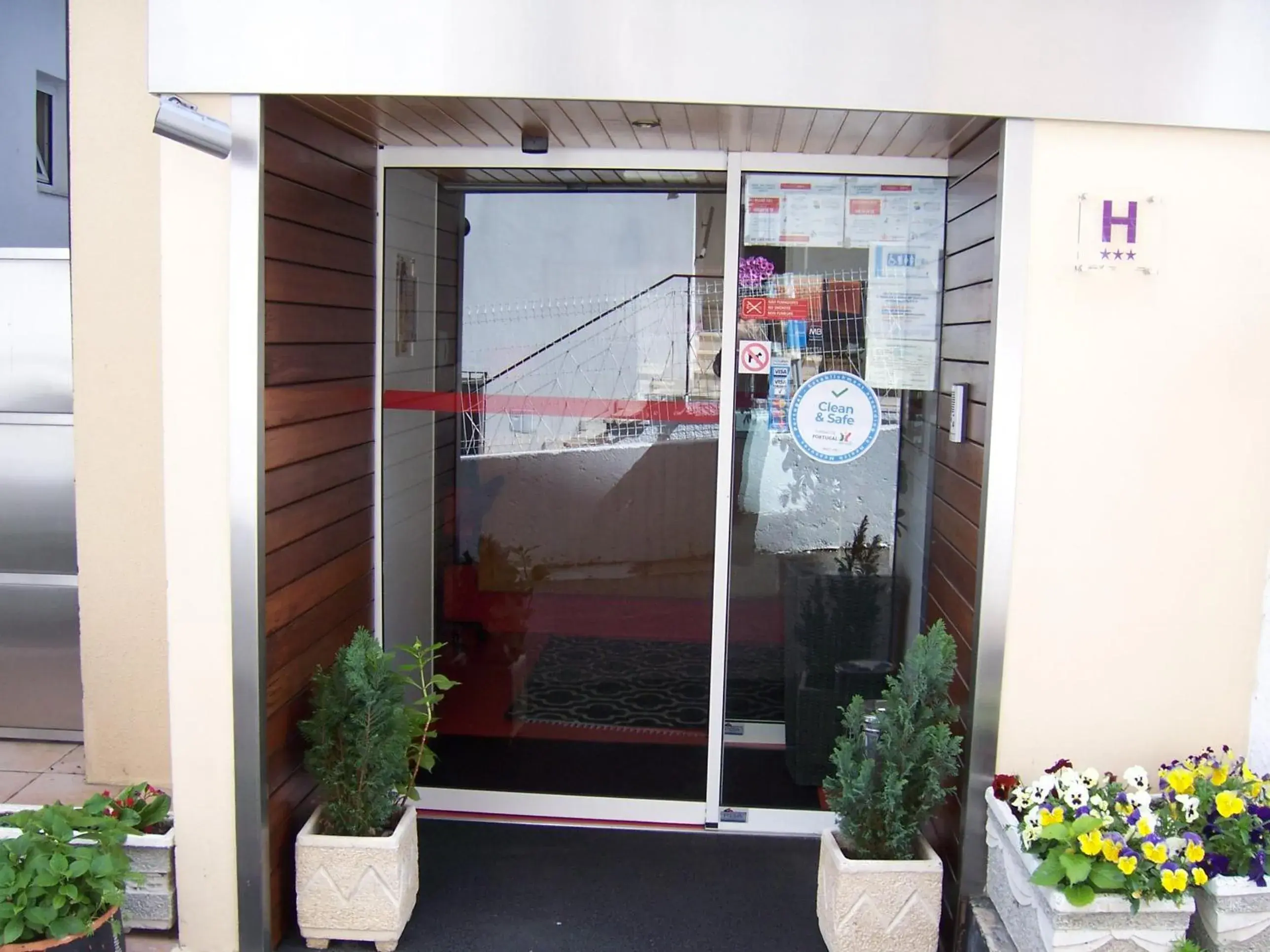 Twin Room in Hotel Santa Apolonia Twin Room in Hotel Santa Apolonia