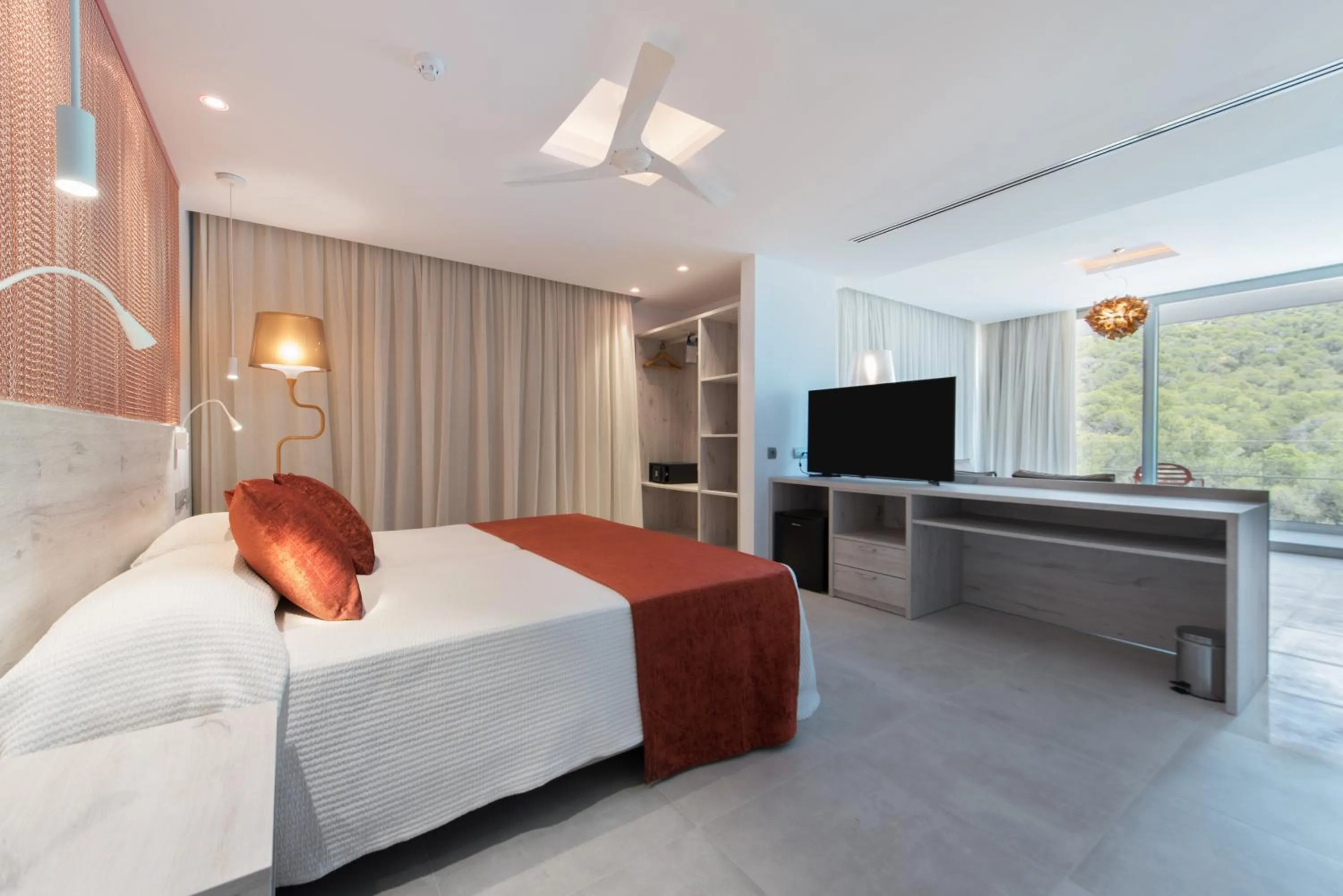 View (from property/room), Bed in Hotel Abrat