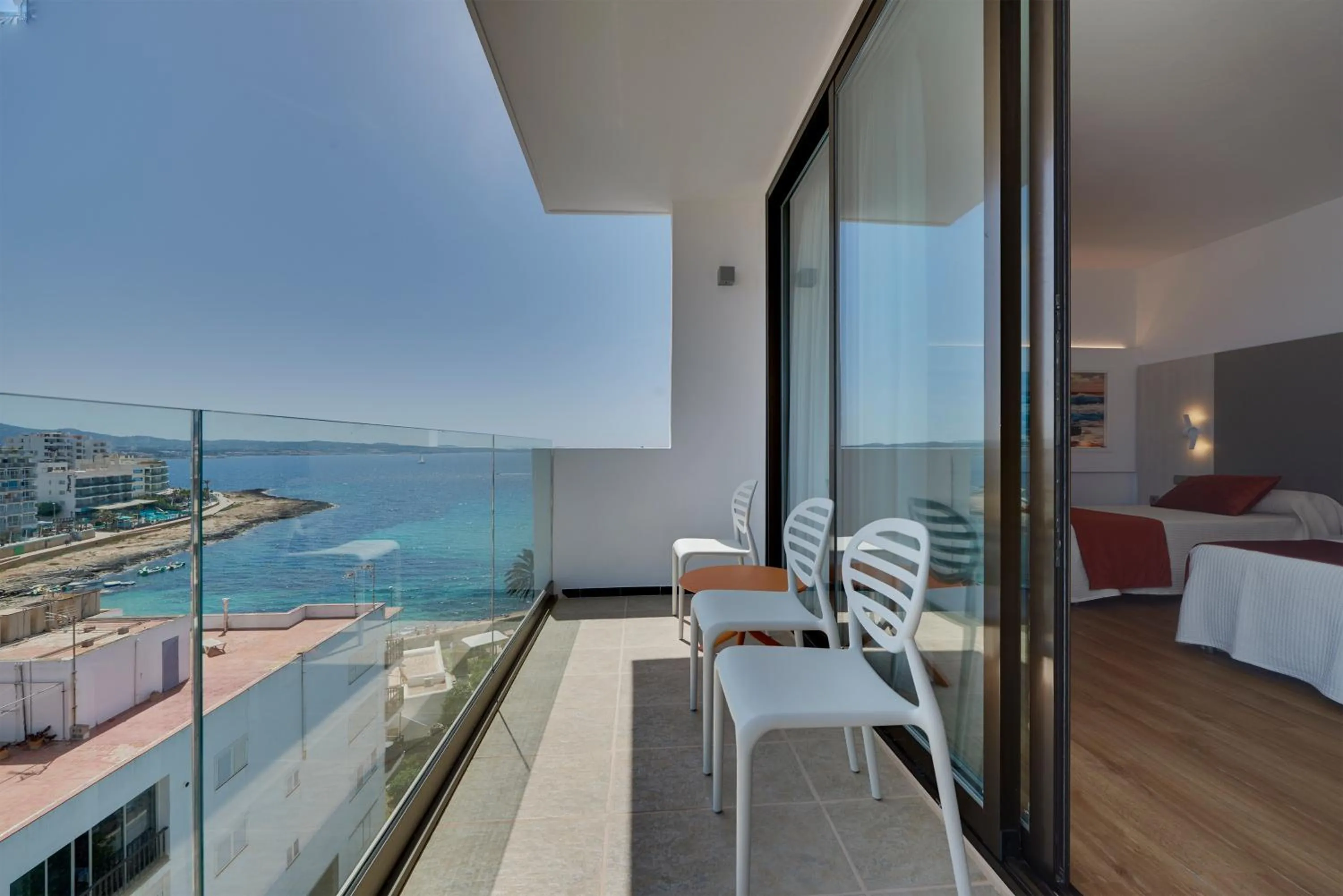 Property building, Bed in Hotel Abrat