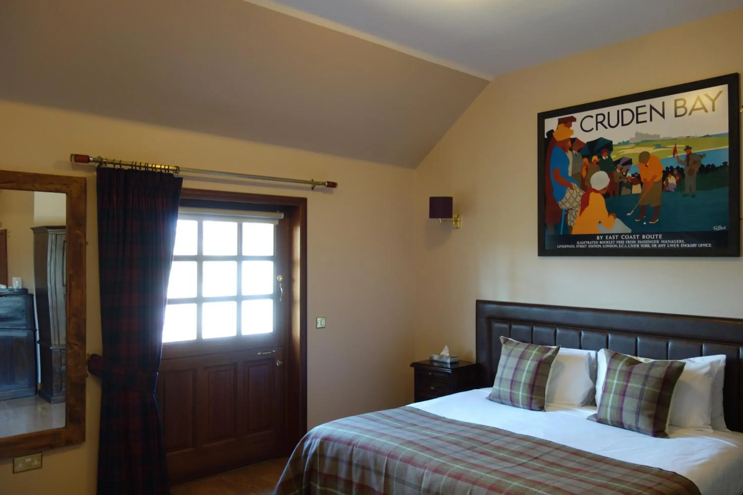 Bed in Kilmarnock Arms Hotel Bed in Kilmarnock Arms Hotel