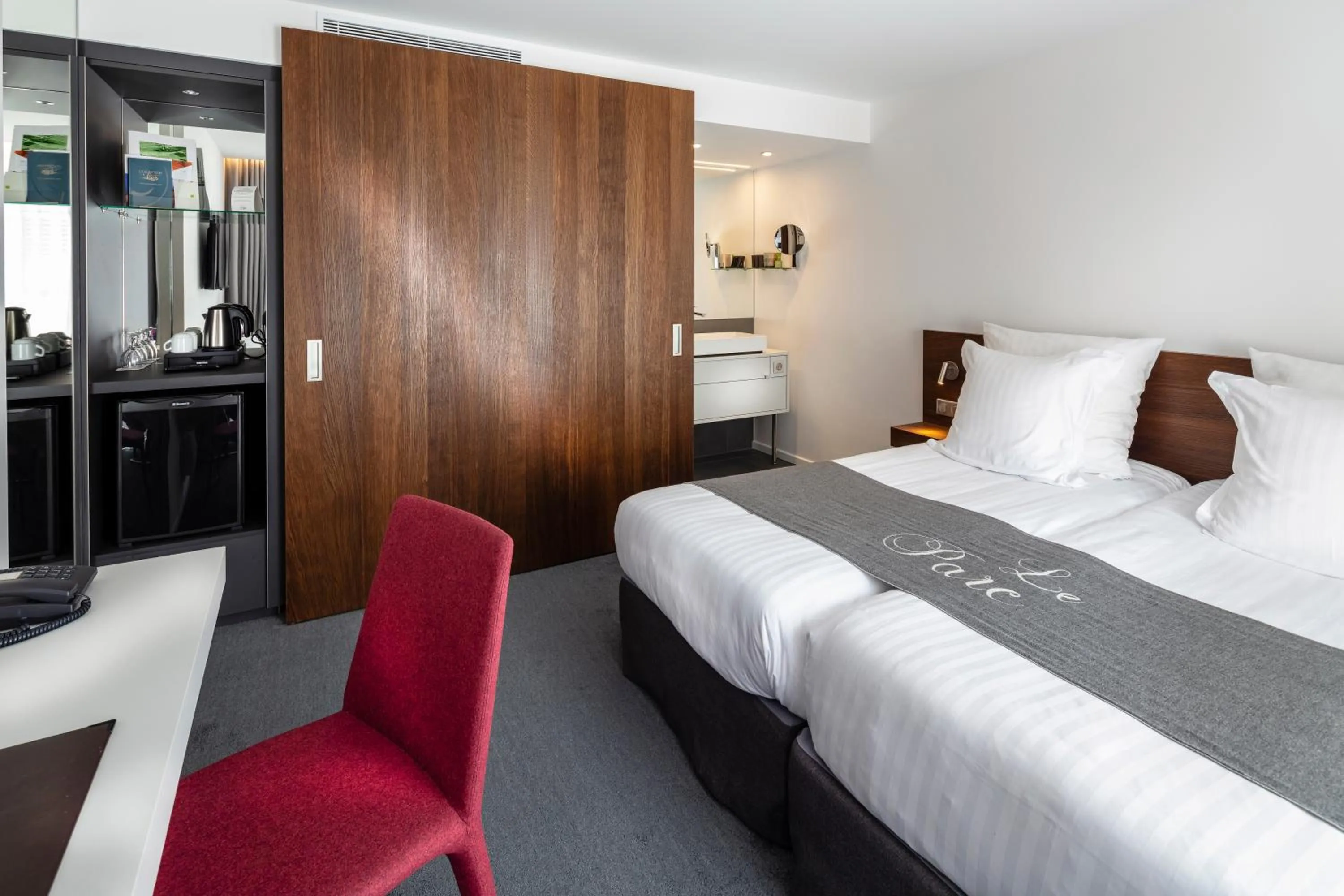 Bedroom, Bed in Logis Hotel Le Parc & Spa