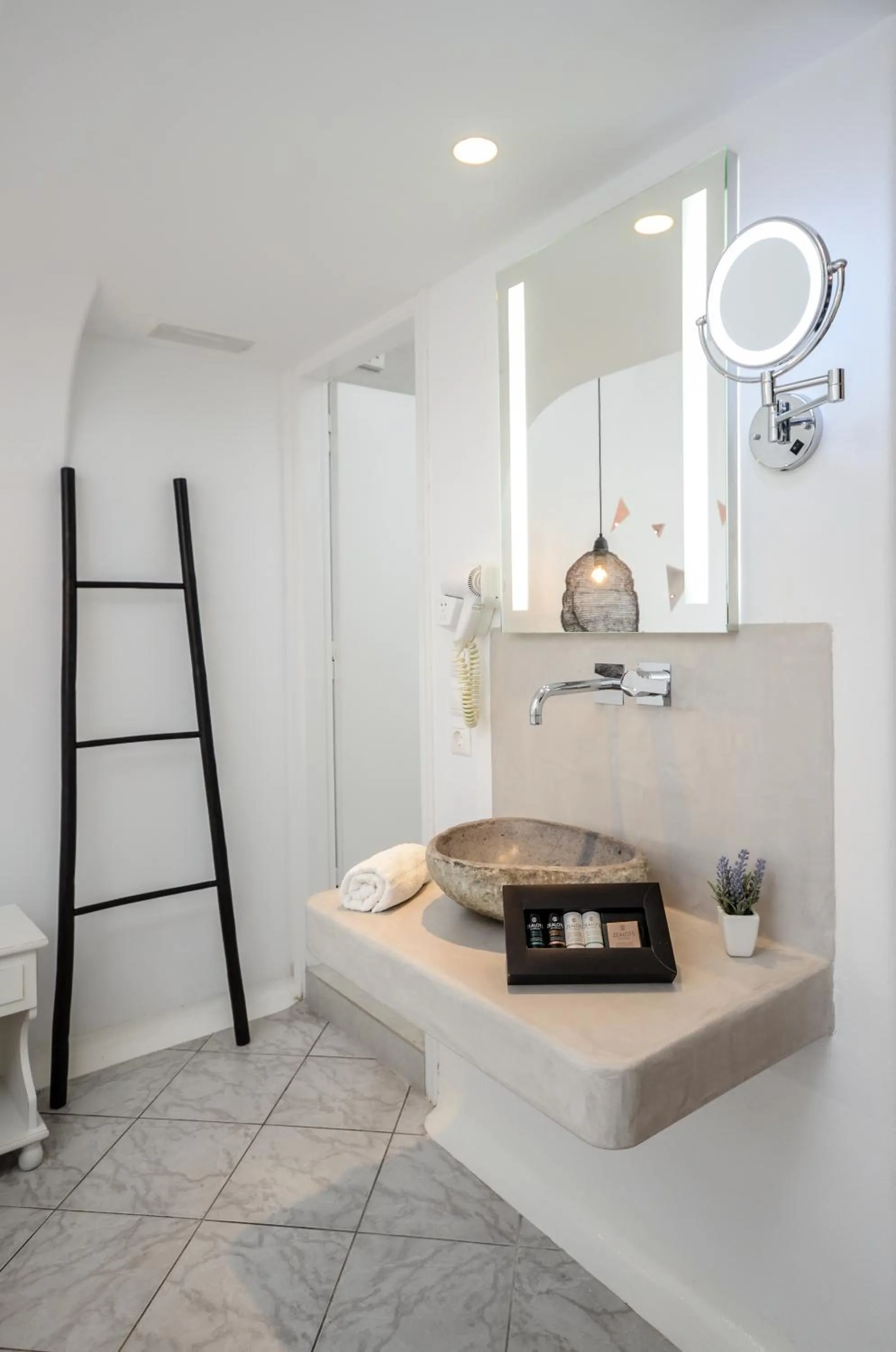 Naxos Evilion Luxury Apartments & Suites