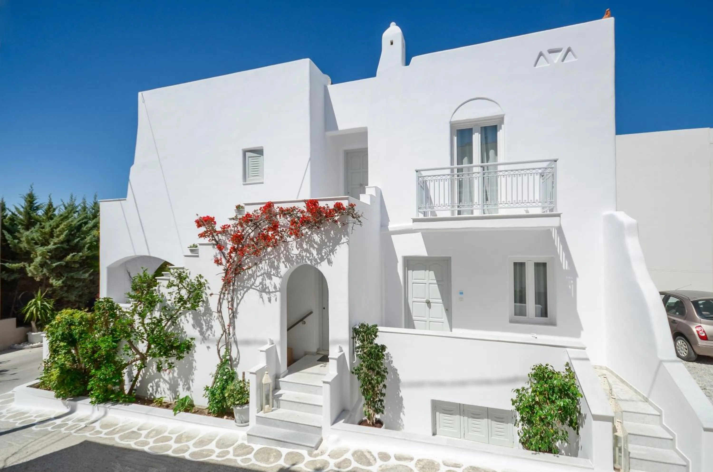 Property building in Naxos Evilion Luxury Apartments & Suites