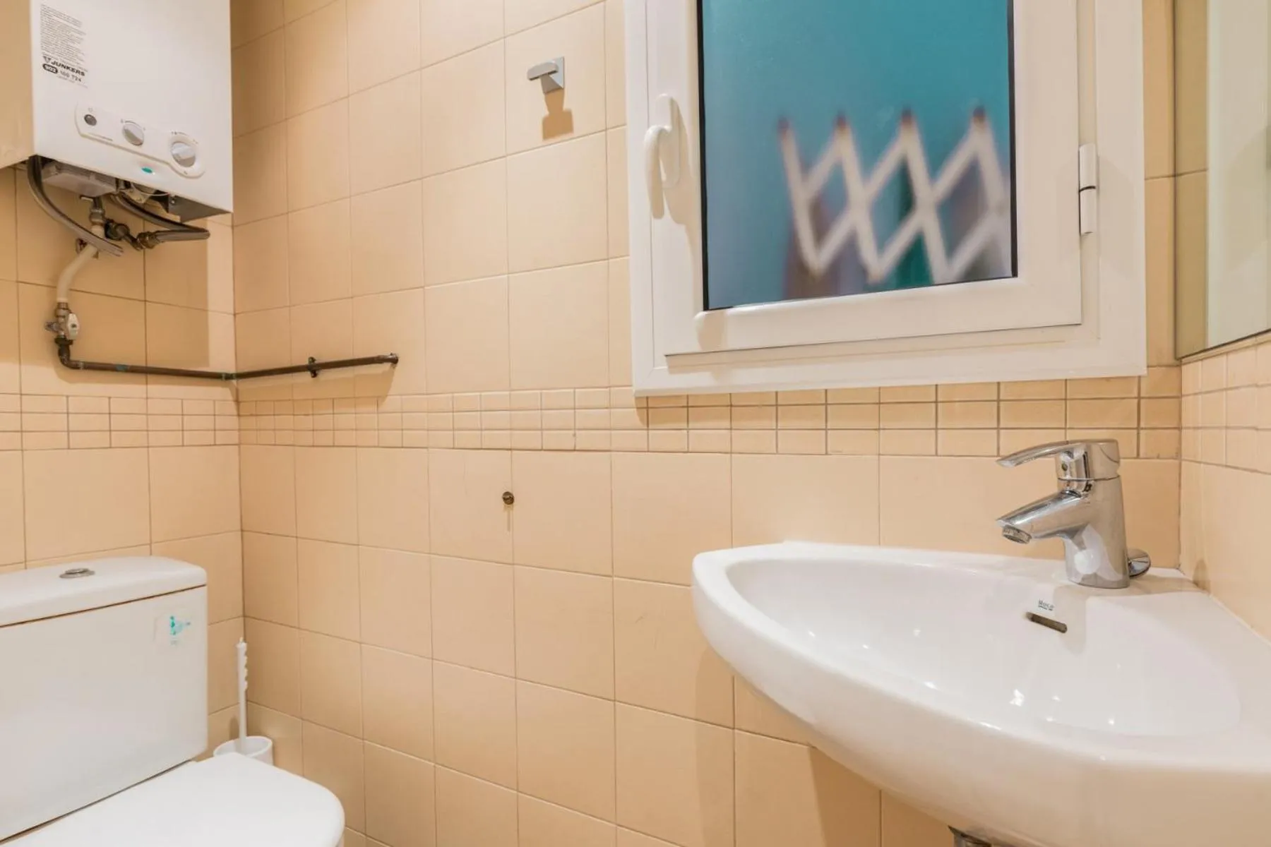 Bathroom in ApartEasy - Sant Antoni Market