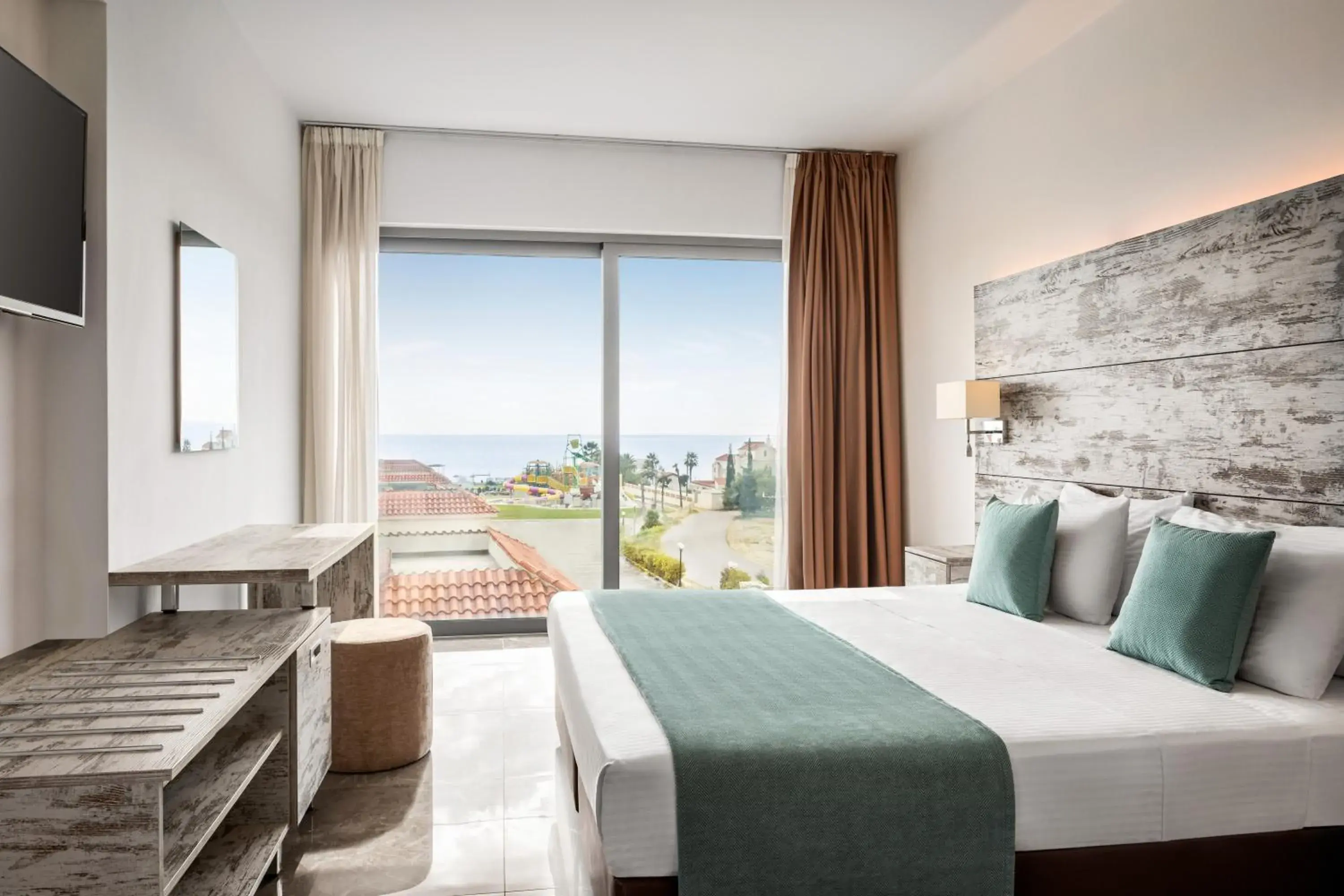 Deluxe Double Room with Swim-Up Pool in Ramada Hotel & Suites by Wyndham Ayia Napa Deluxe Double Room with Swim-Up Pool in Ramada Hotel & Suites by Wyndham Ayia Napa