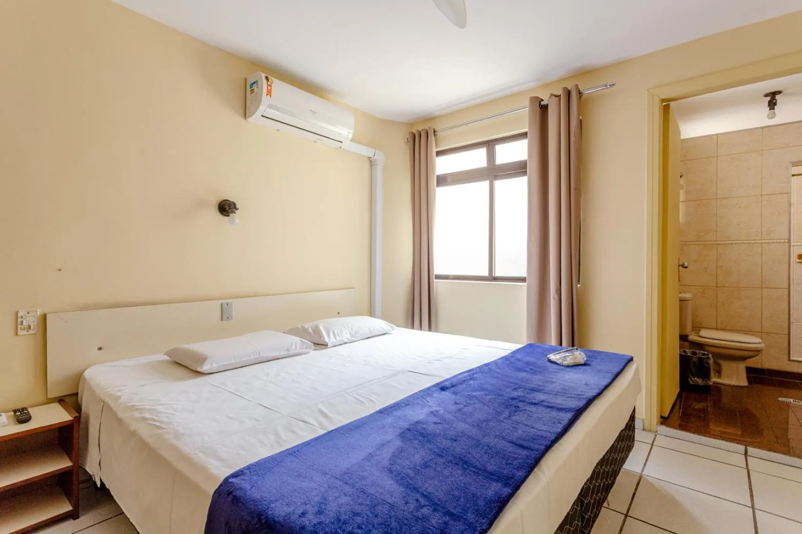 Bedroom, Bed in Daher Center Hotel