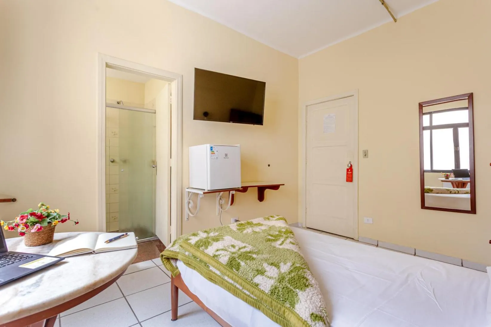 Bedroom, Bed in Daher Center Hotel