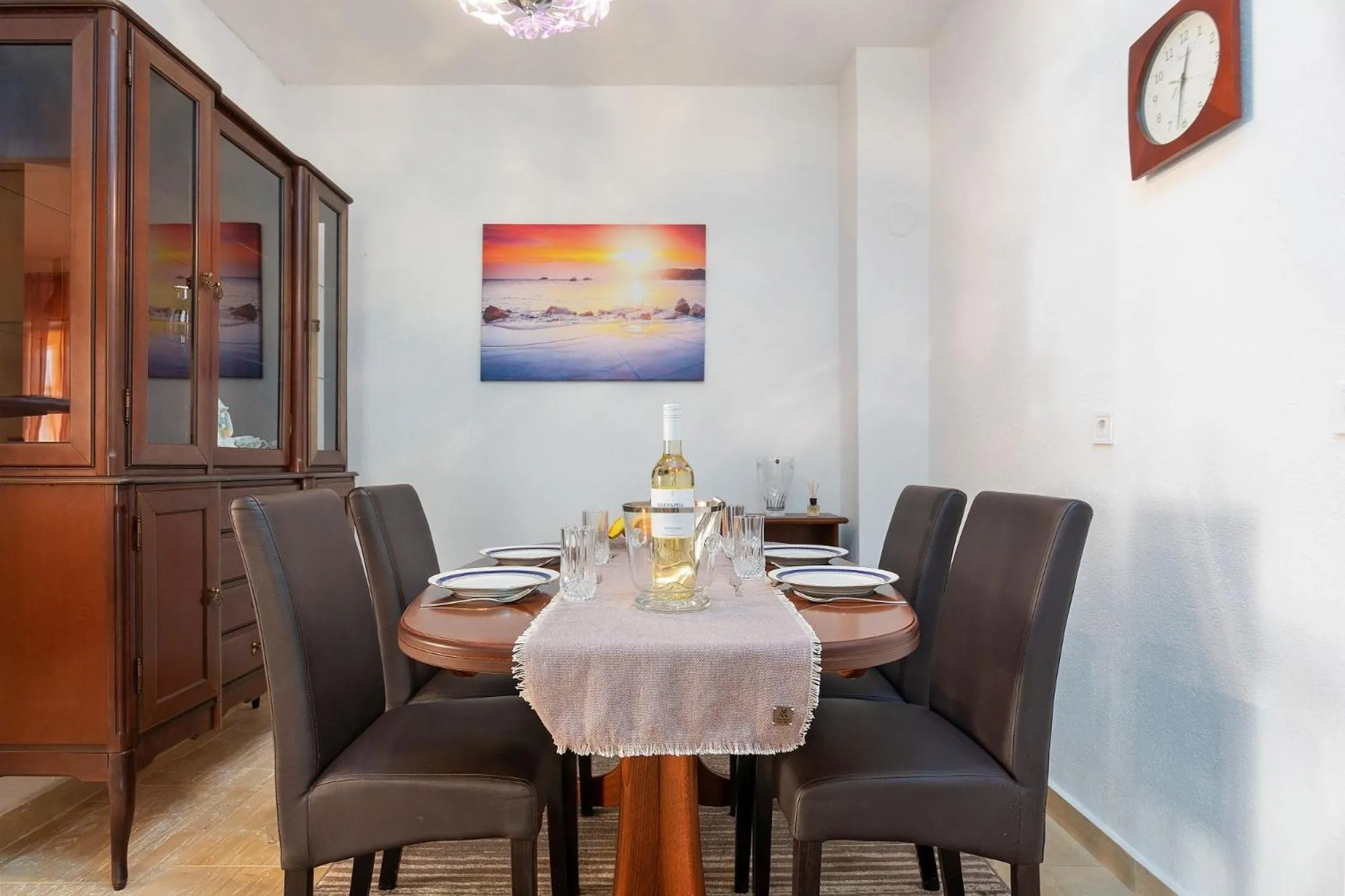 Dining area in Apartments Pilicari