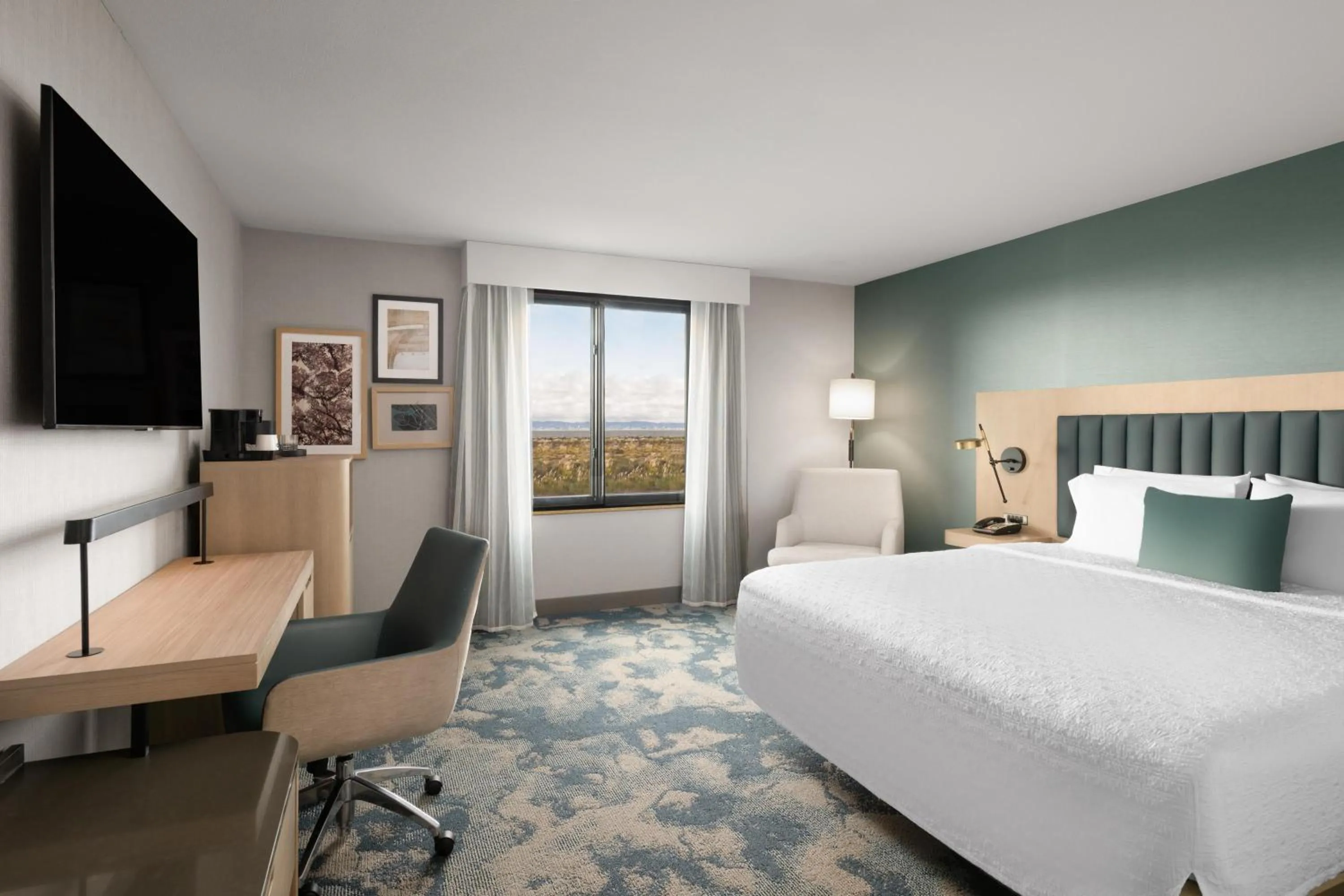 Bedroom, Bed in Hampton Inn & Suites Oakland Airport-Alameda