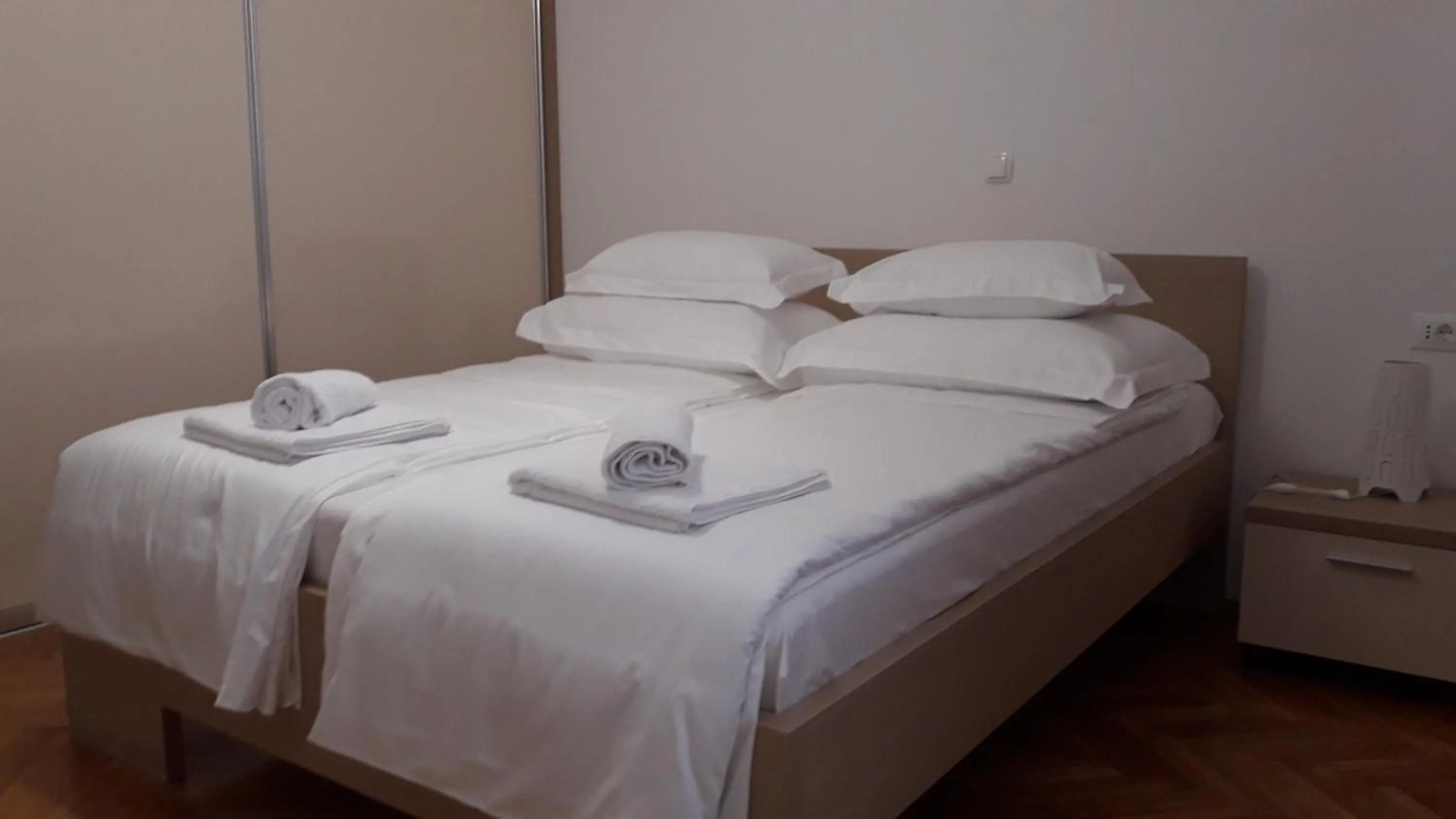 Bedroom, Bed in Villa-Apartments Karmel