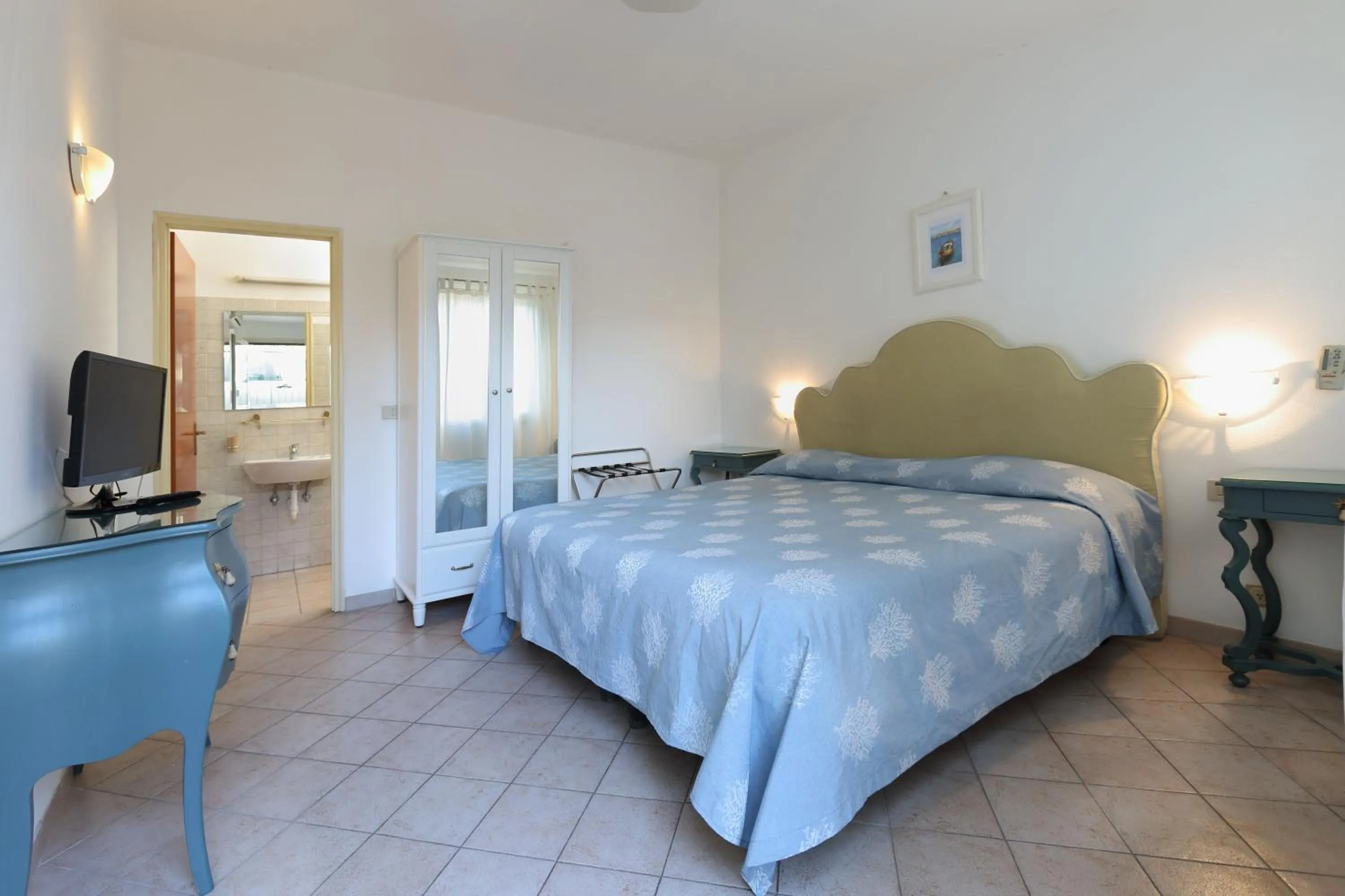 Photo of the whole room, Bed in Hotel Villino Gallodoro