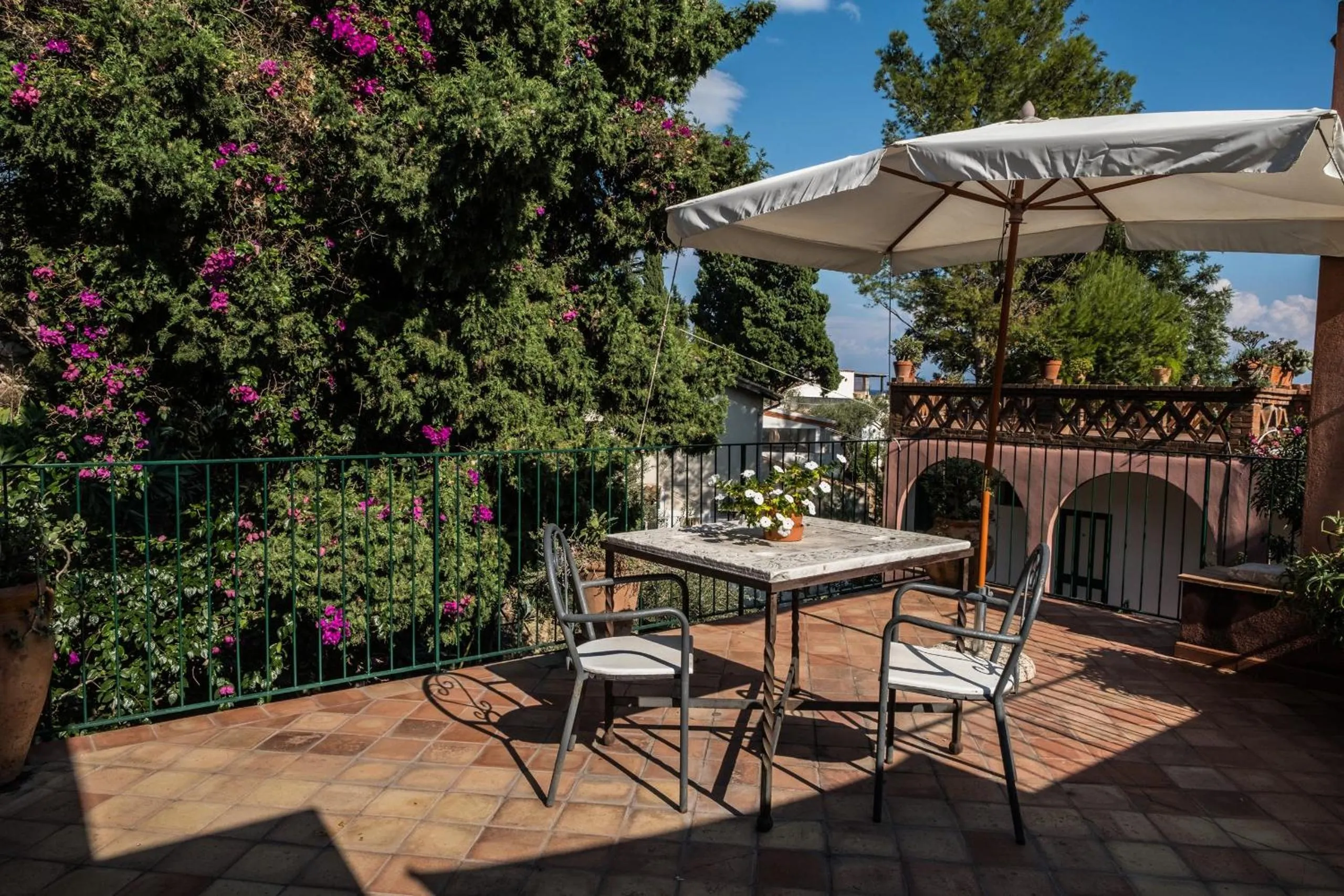 Garden view in Hotel Villino Gallodoro