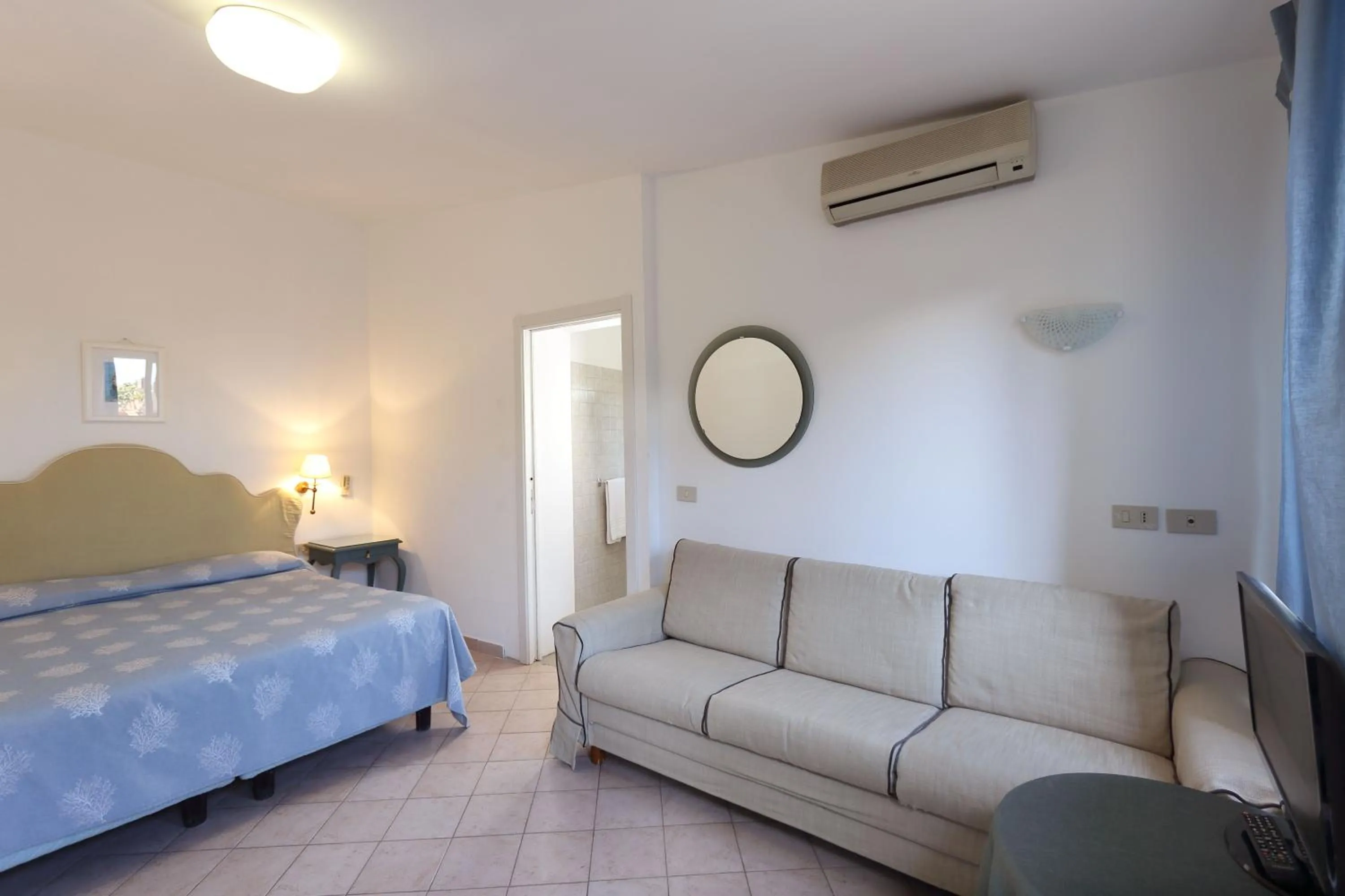 Photo of the whole room, Bed in Hotel Villino Gallodoro