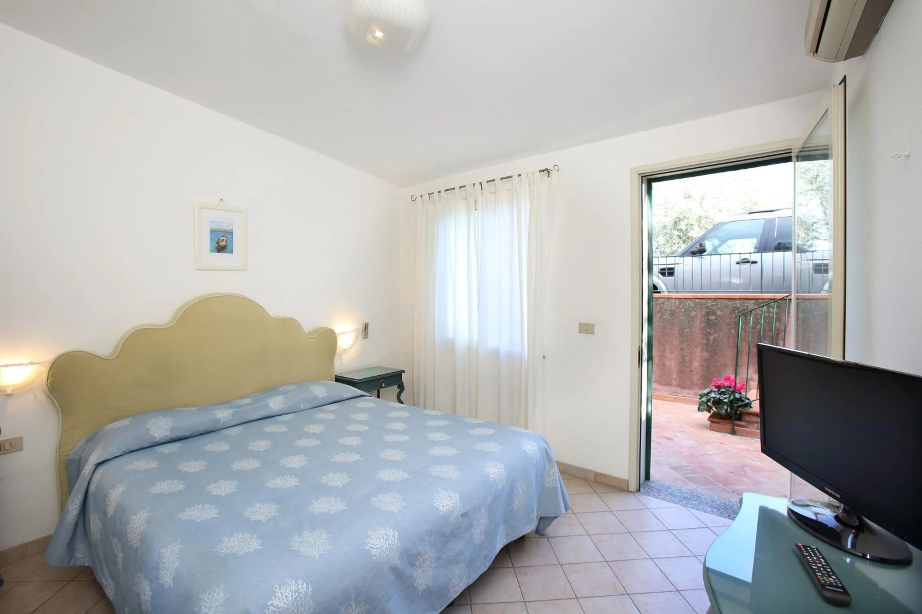 Photo of the whole room, Bed in Hotel Villino Gallodoro