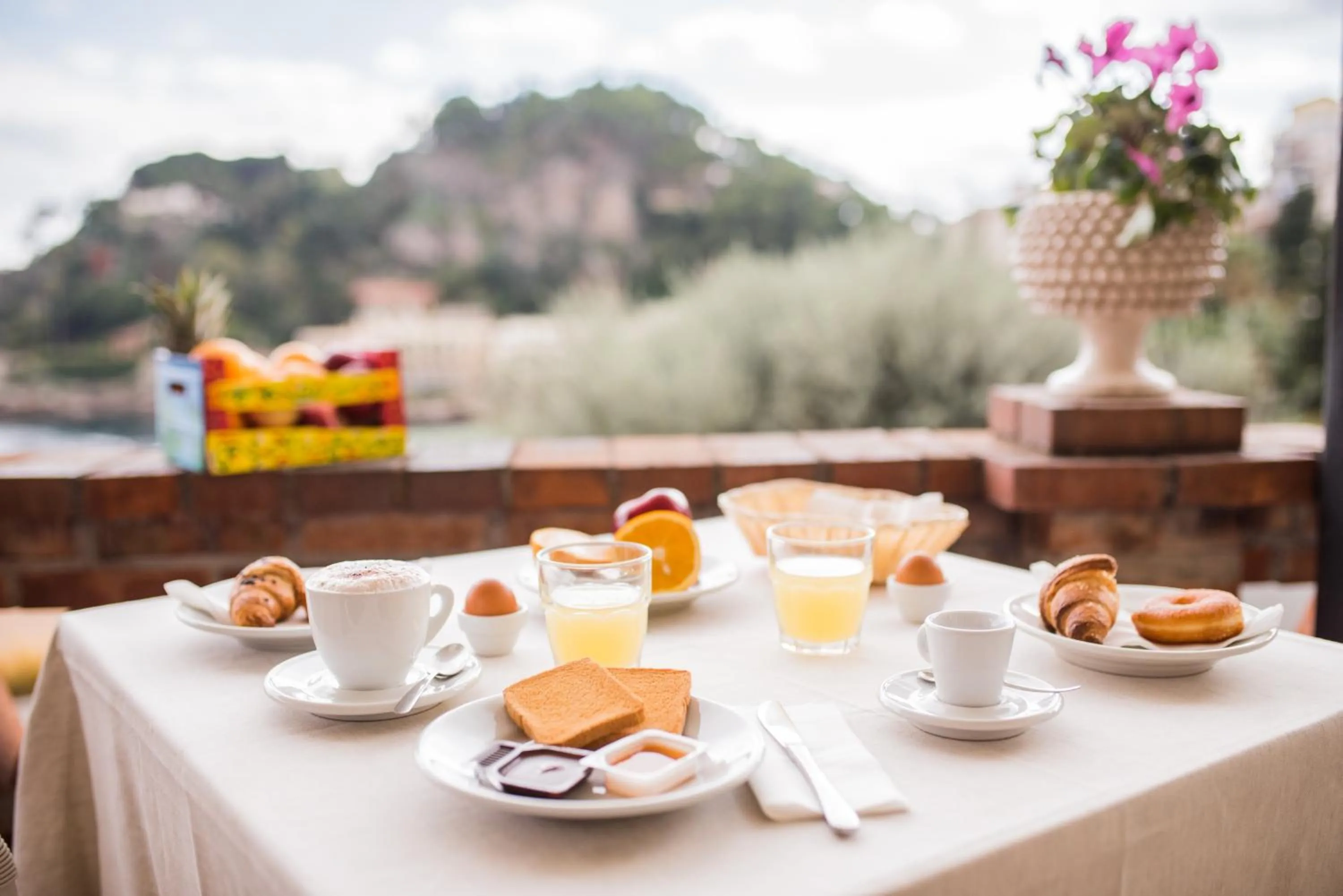 Breakfast in Hotel Villino Gallodoro