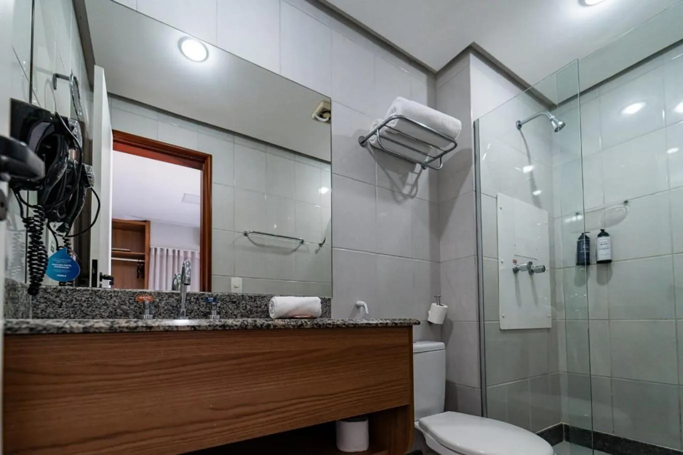 Shower in Nobile Suites Diamond