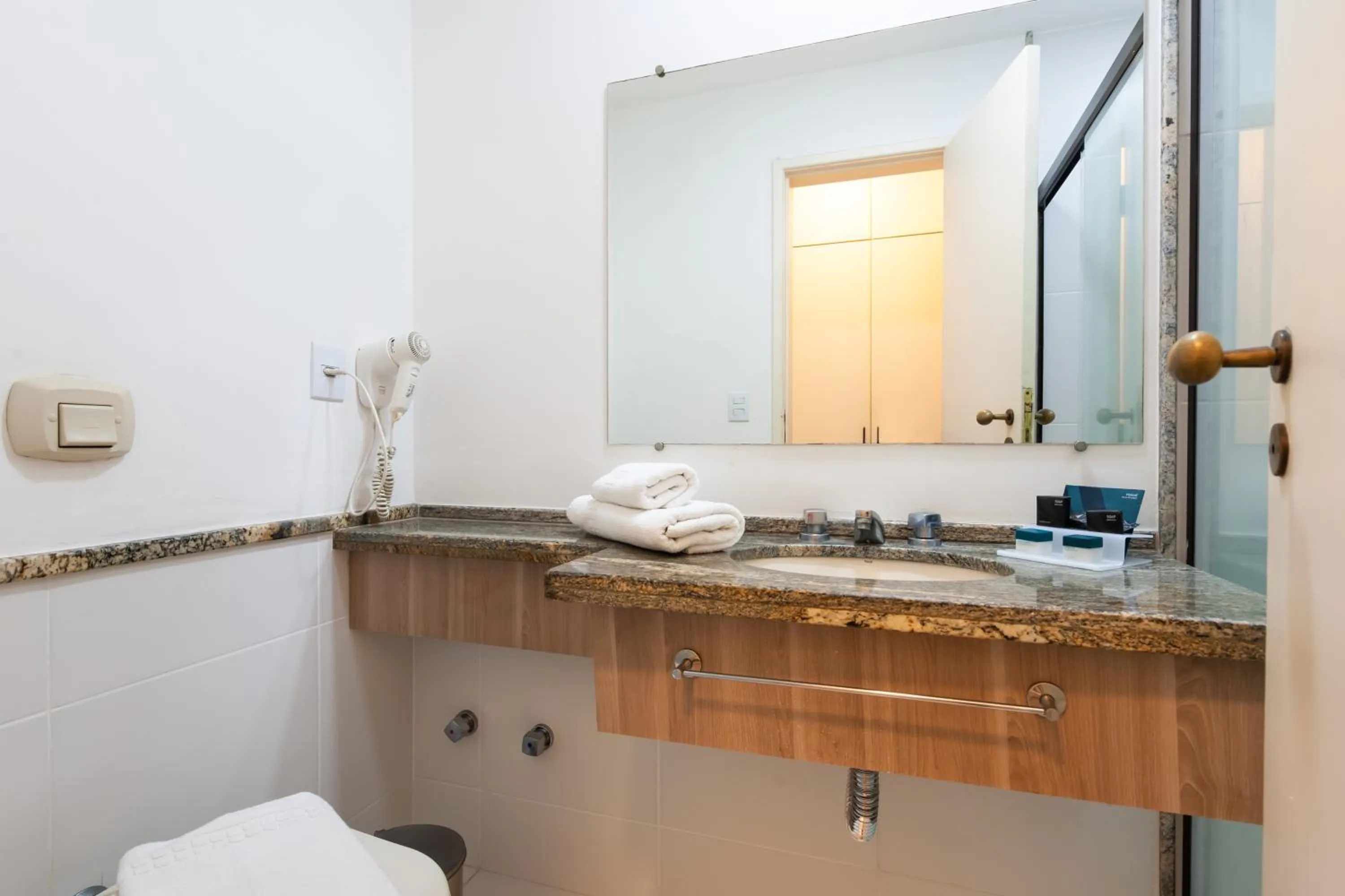 Toilet in Slaviero Vitória